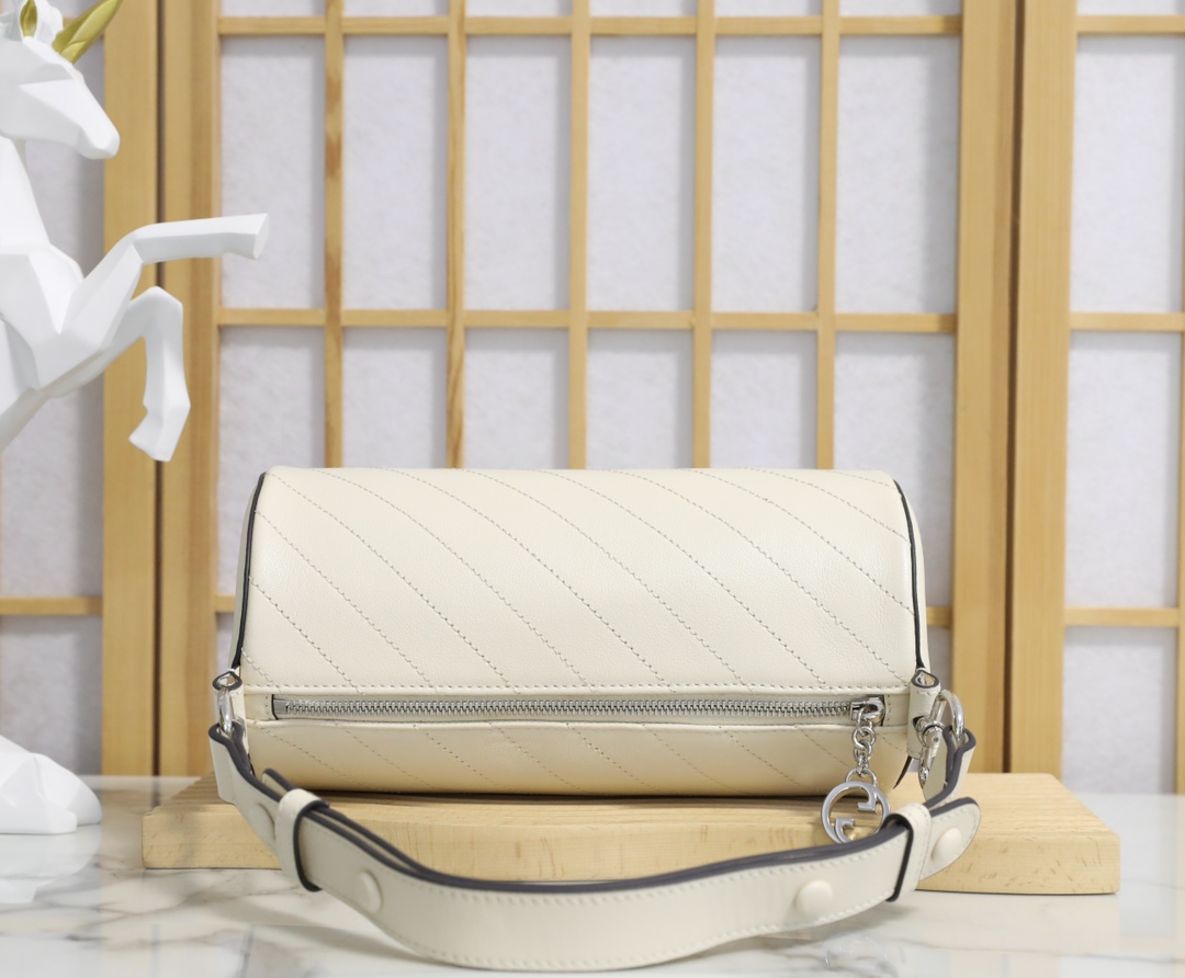 G*u*i blondie shoulder bag-13*25*12cm