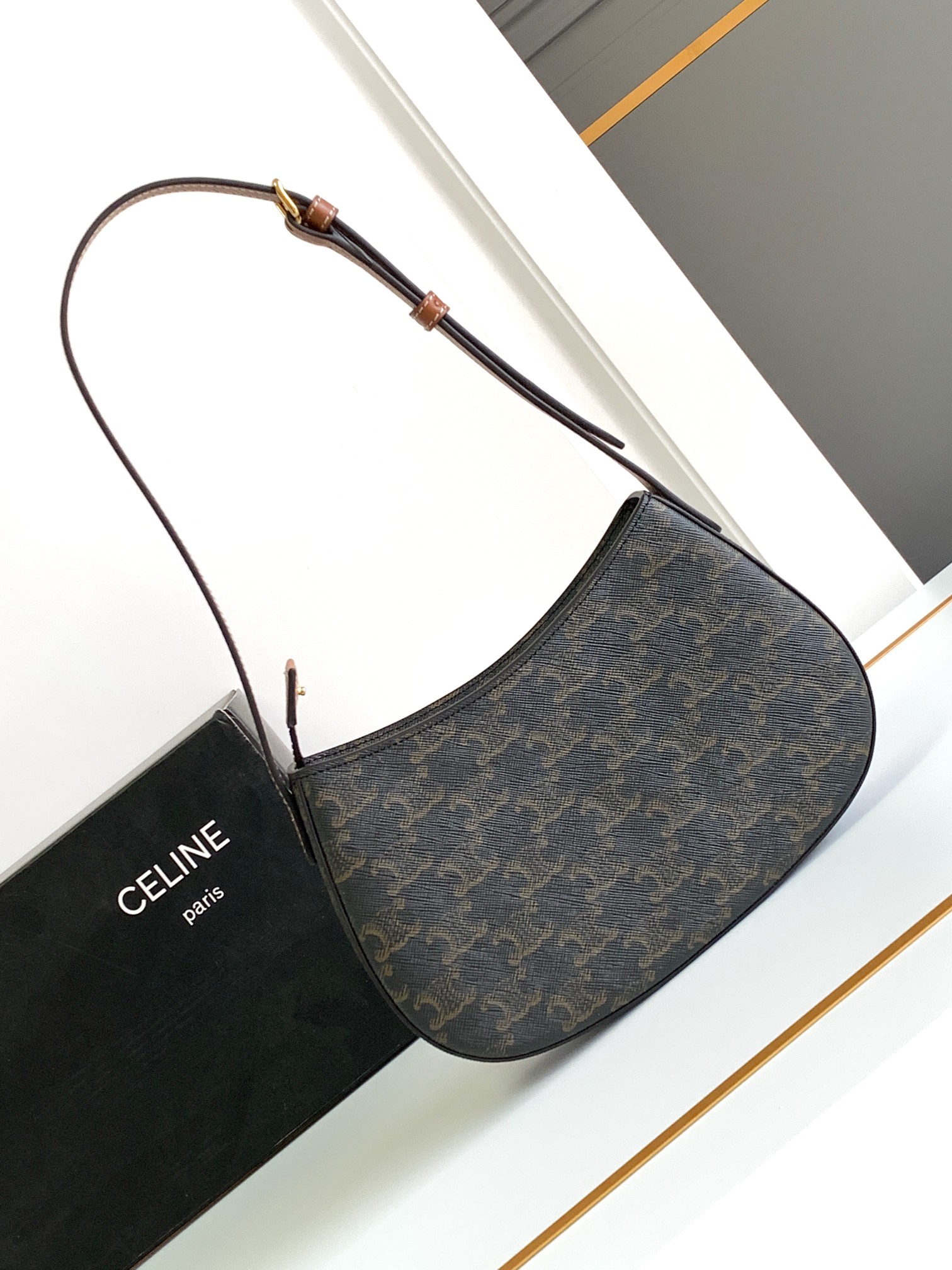 Ce**e tilly hobo bag-22 x 13.5 x 4cm