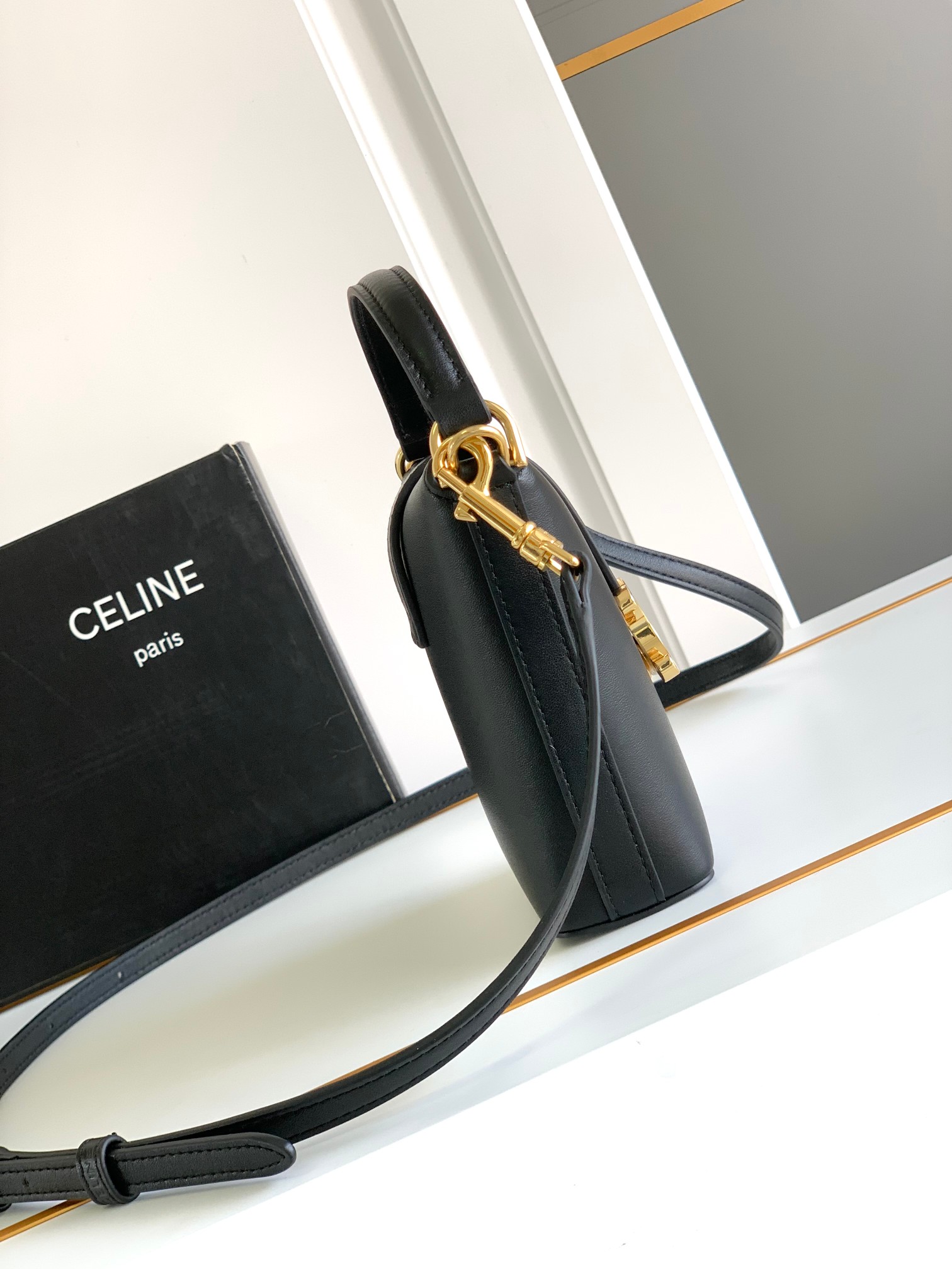 Ce**e triomphe bucket bag-12.5x5x14cm