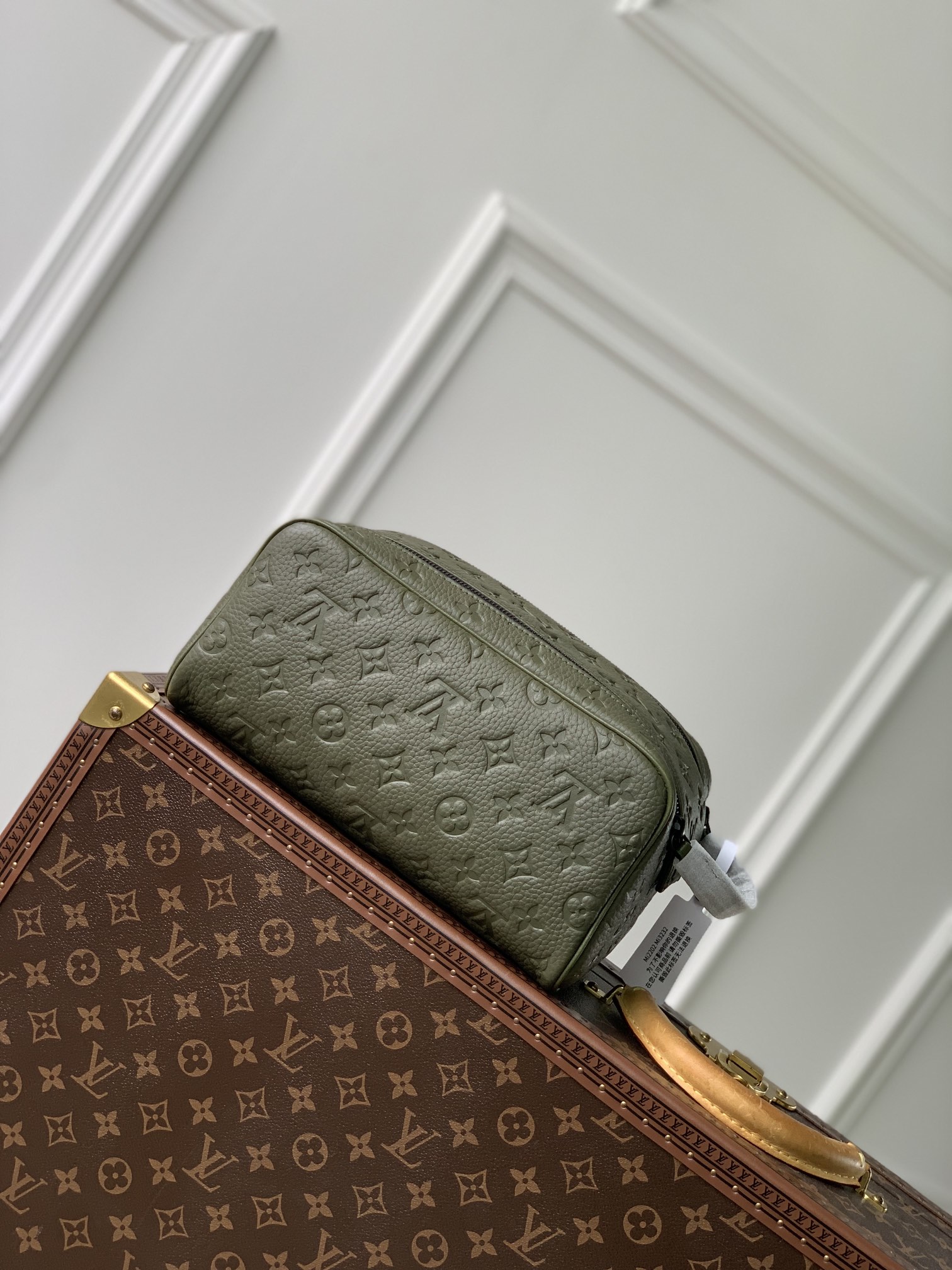 l0*is V*t0n locker dopp kit pouch -28 x 15 x 16.5cm