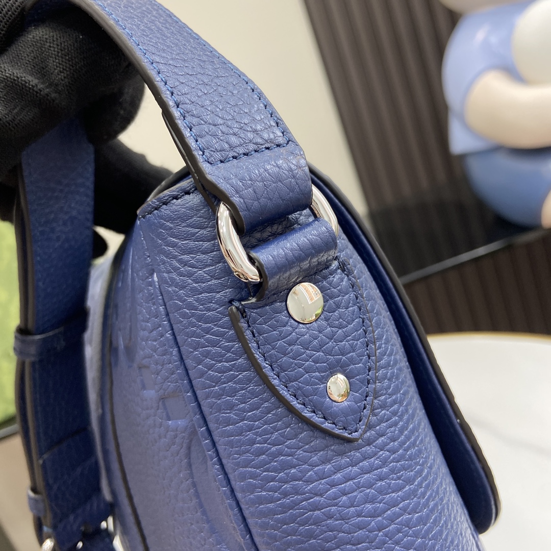 G*u*i messenger bag-31*24.5*6cm