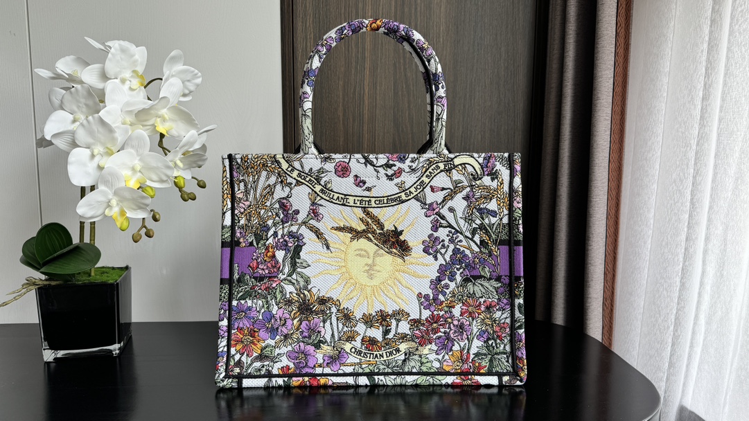 D*or small book tote-36.5cm
