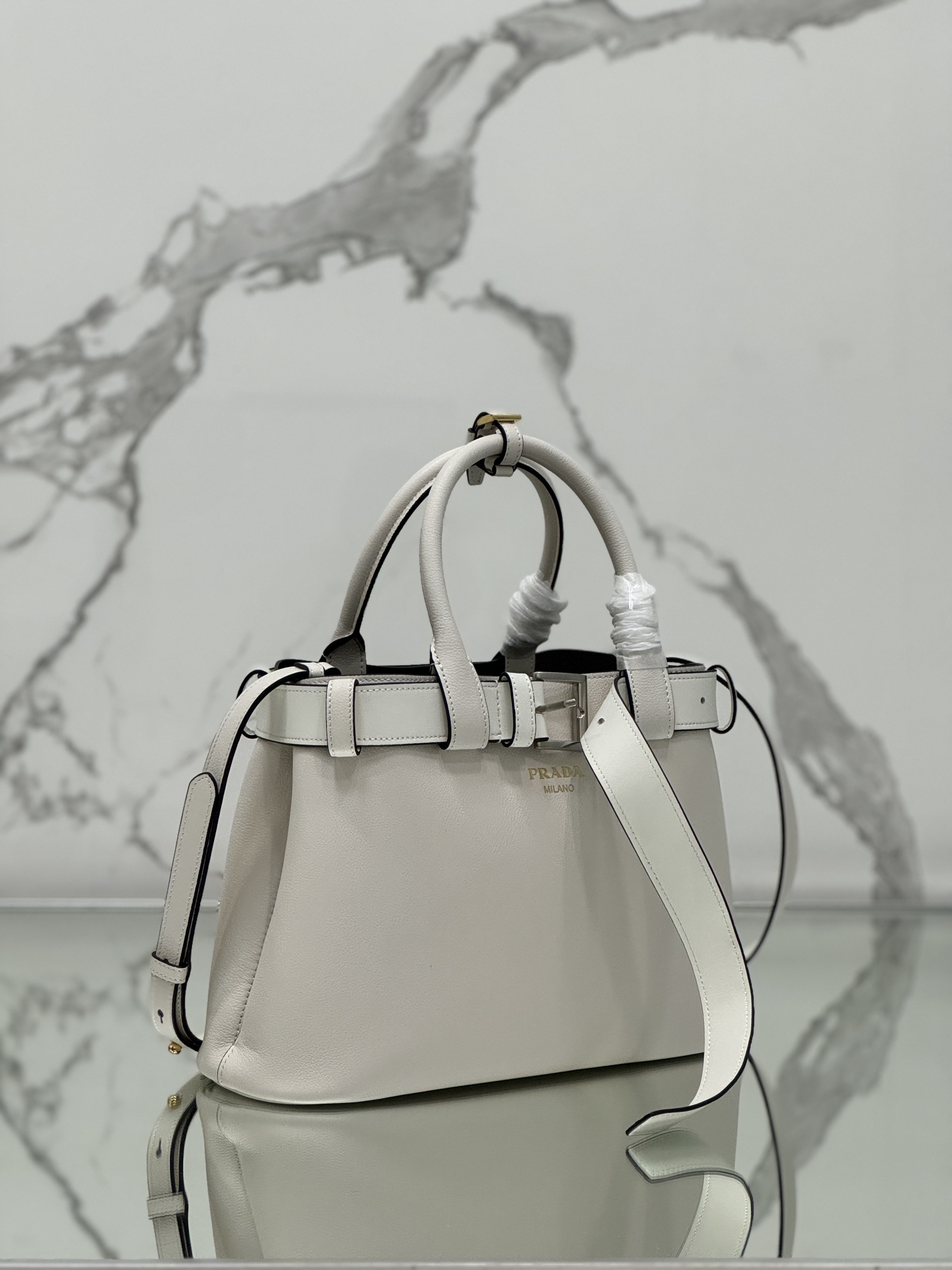 Pra*a double1ba434 bag-32Ｘ23Ｘ11cm