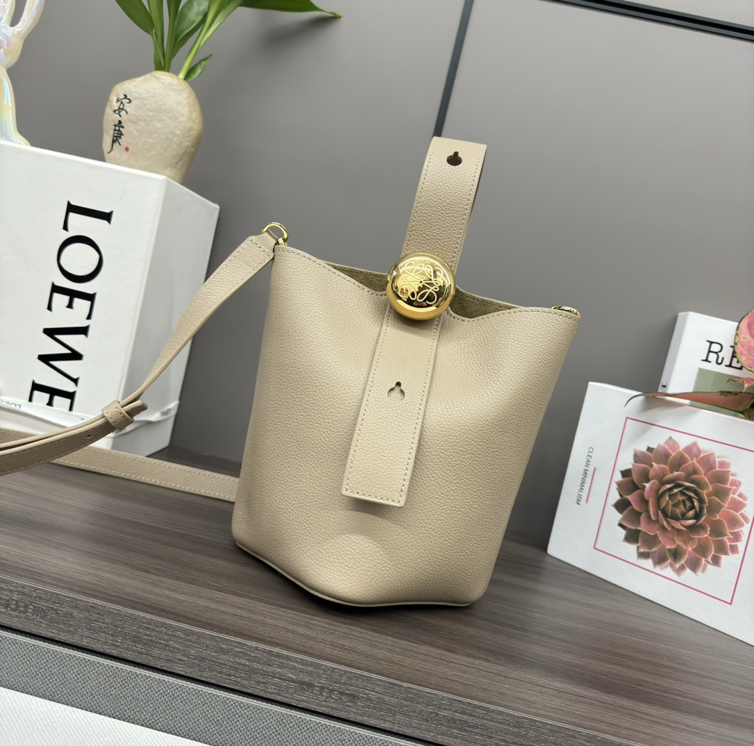 L0ew* mini pebble bucket bag-16*16*19.5cm