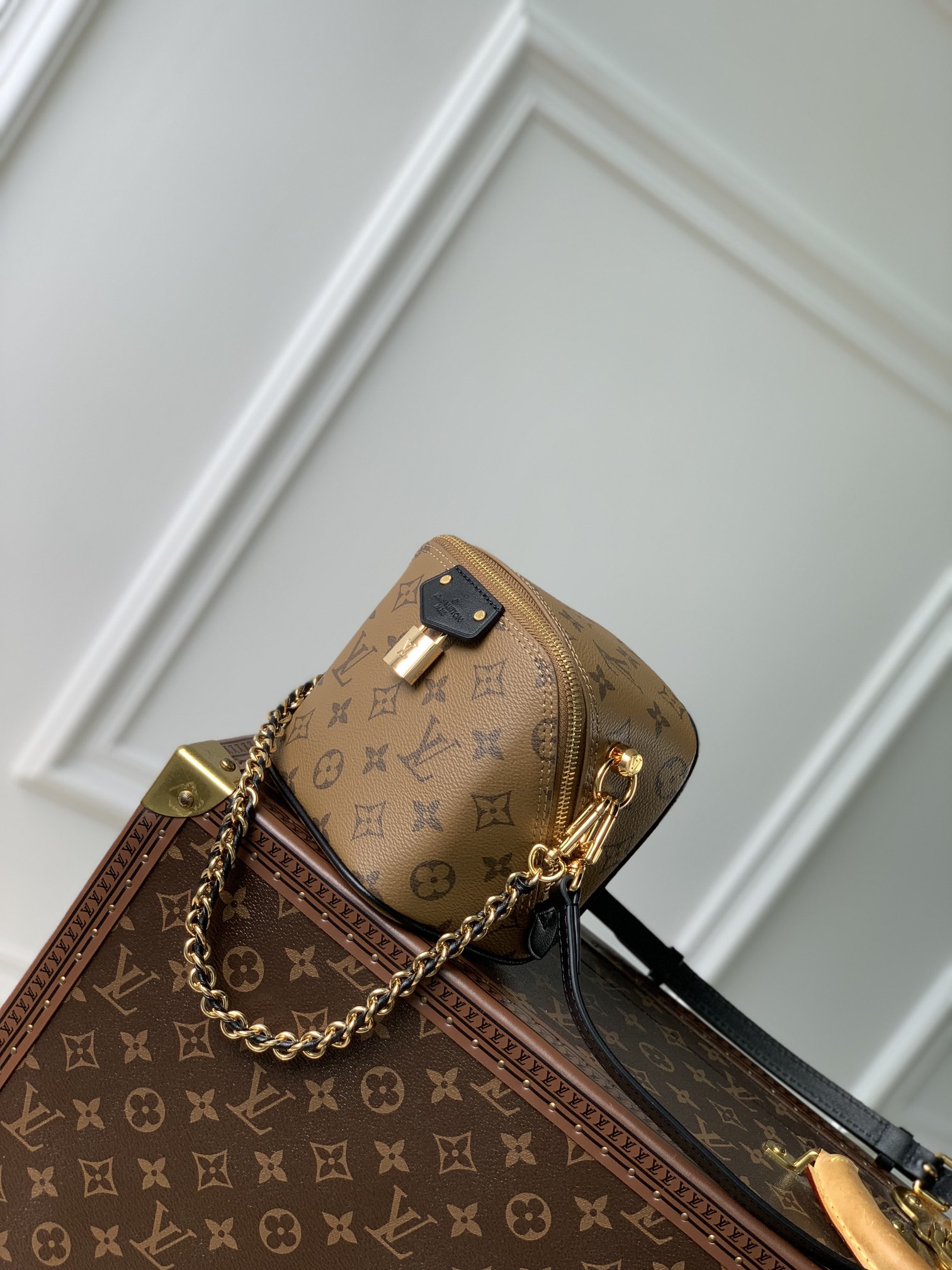 l0*is V*t0n just in case bag-m47096-11 x 8 x 2.5cm