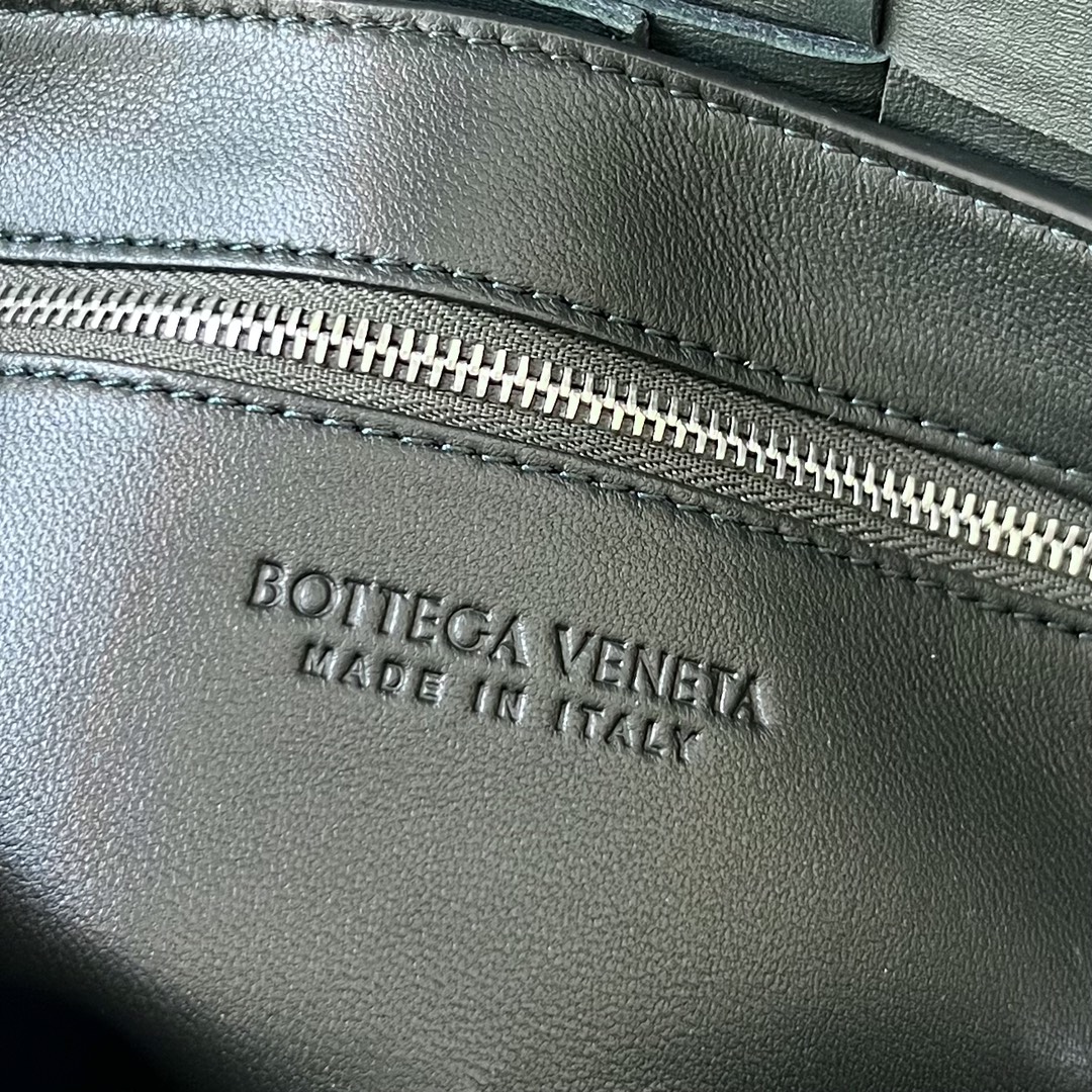 b0tte*a Ven*ta crossbody bag-23x15x5cm