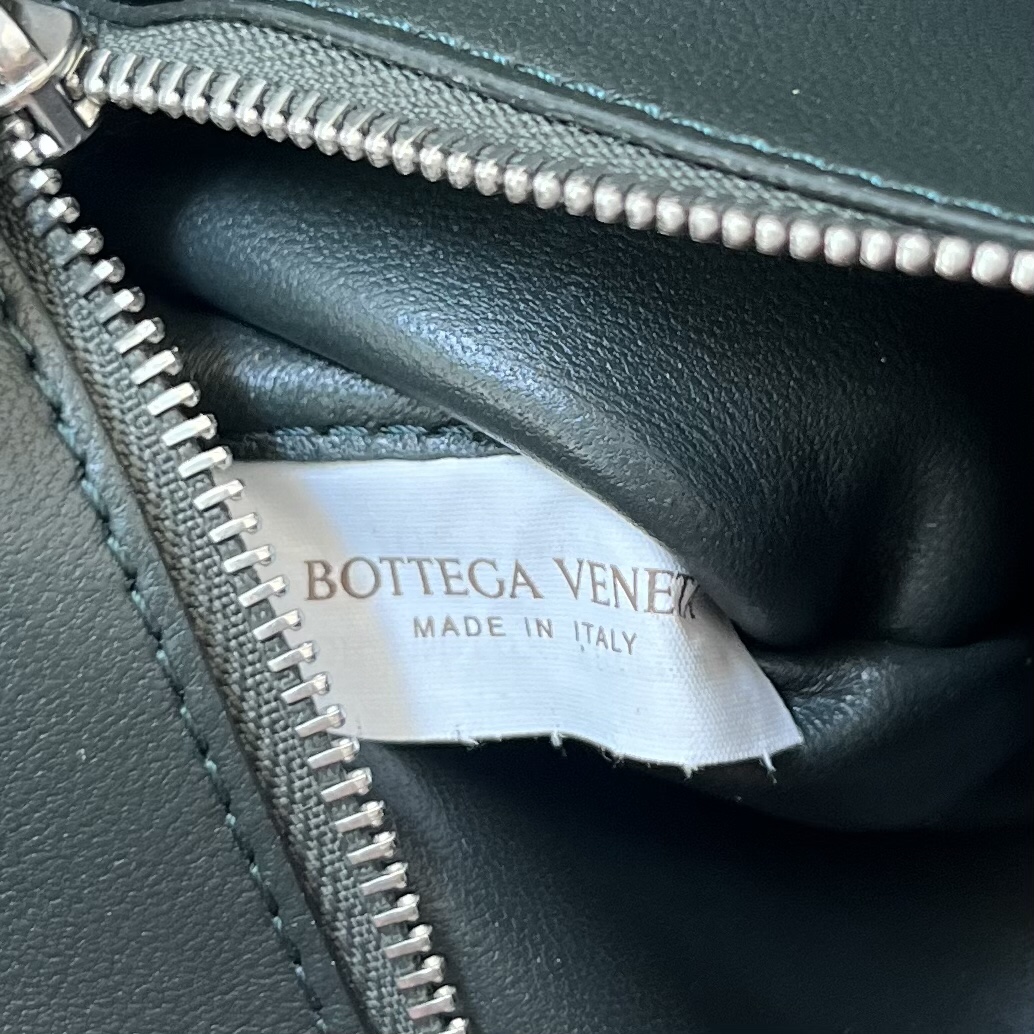 b0tte*a Ven*ta crossbody bag-23x15x5cm