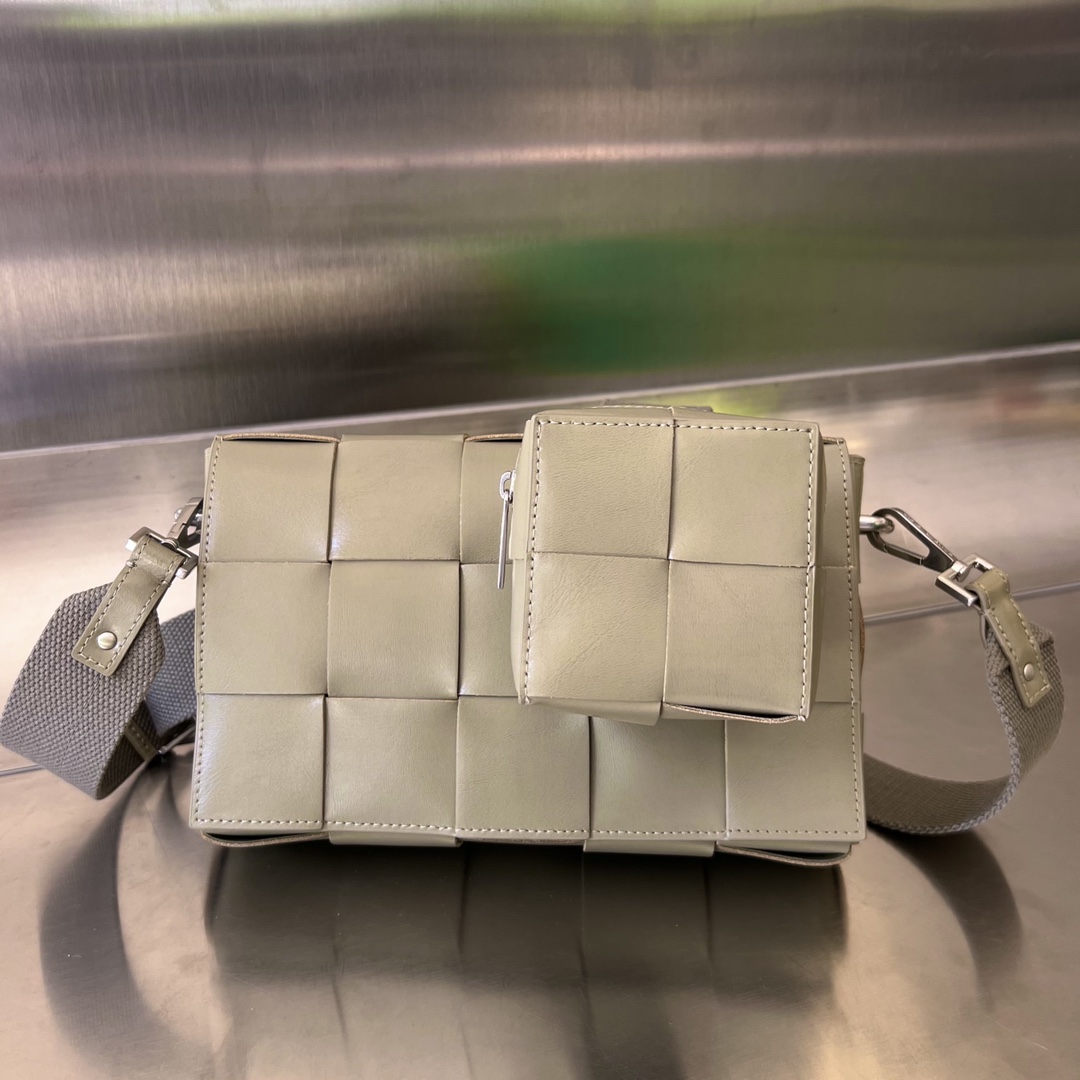 b0tte*a Ven*ta crossbody bag-23x15x5cm
