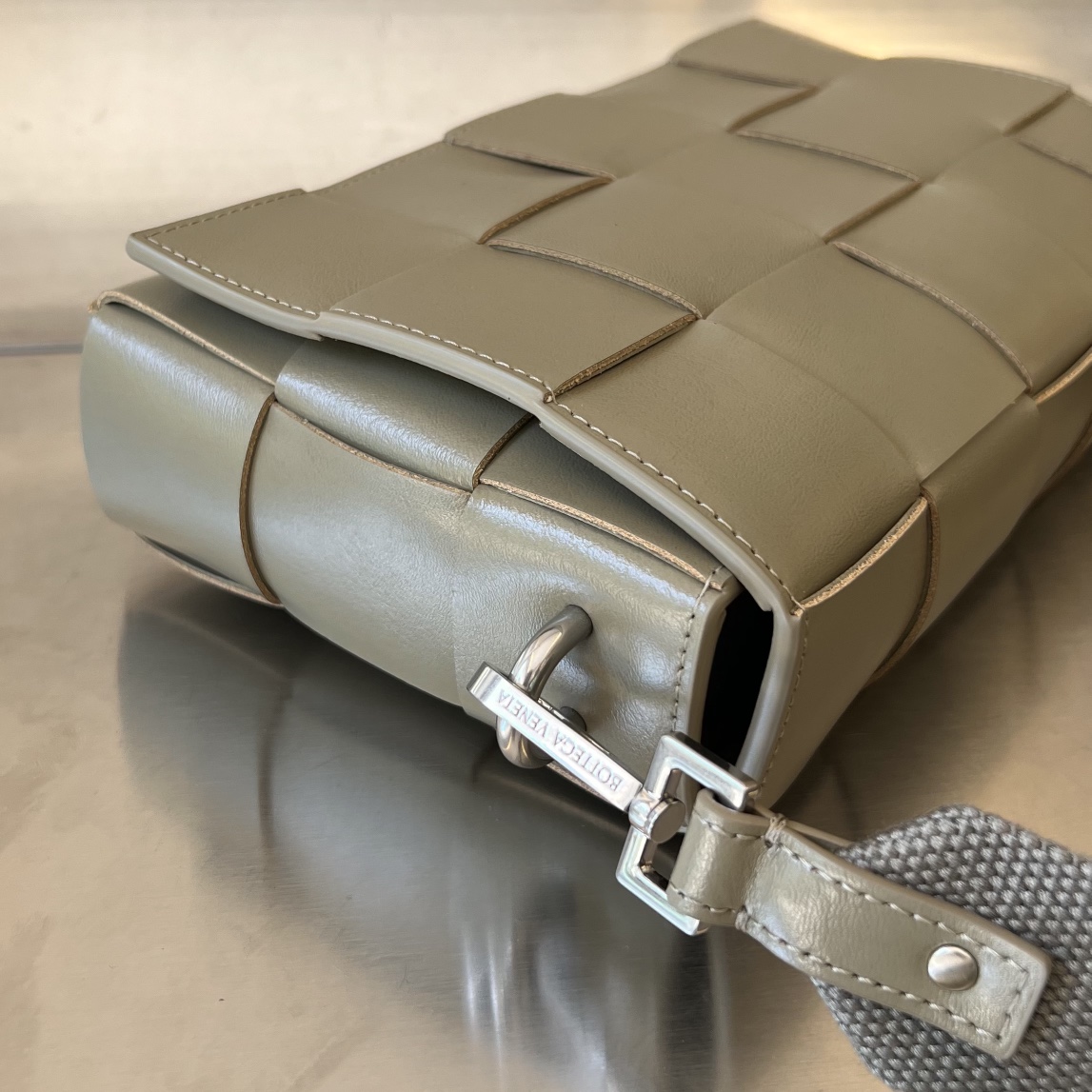 b0tte*a Ven*ta crossbody bag-23x15x5cm