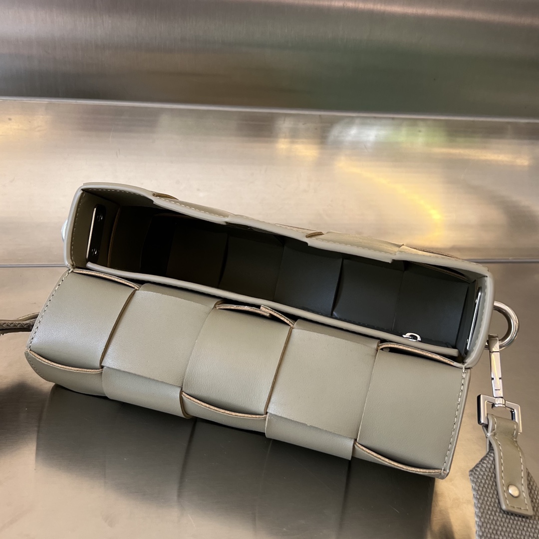 b0tte*a Ven*ta crossbody bag-23x15x5cm