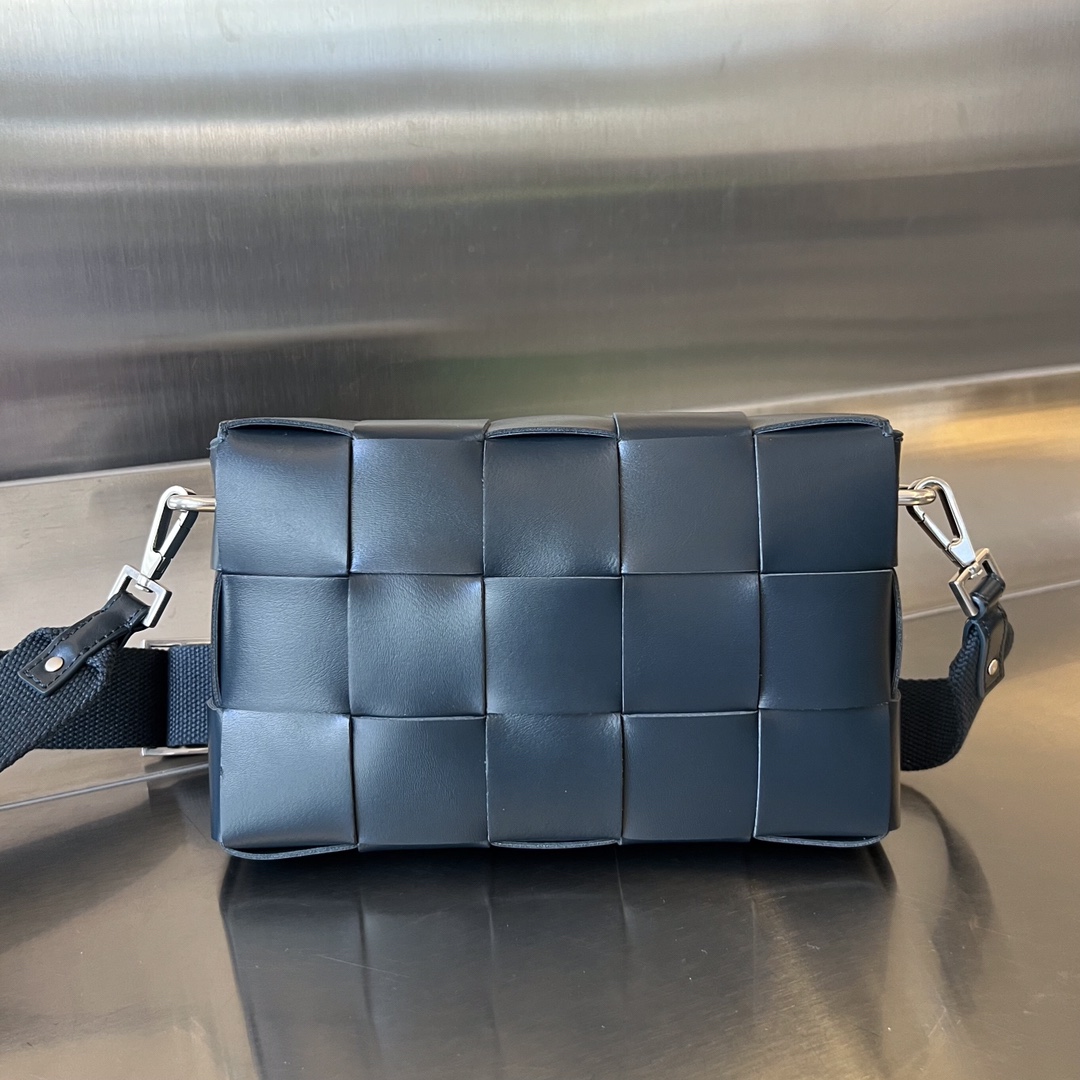 b0tte*a Ven*ta crossbody bag-23x15x5cm