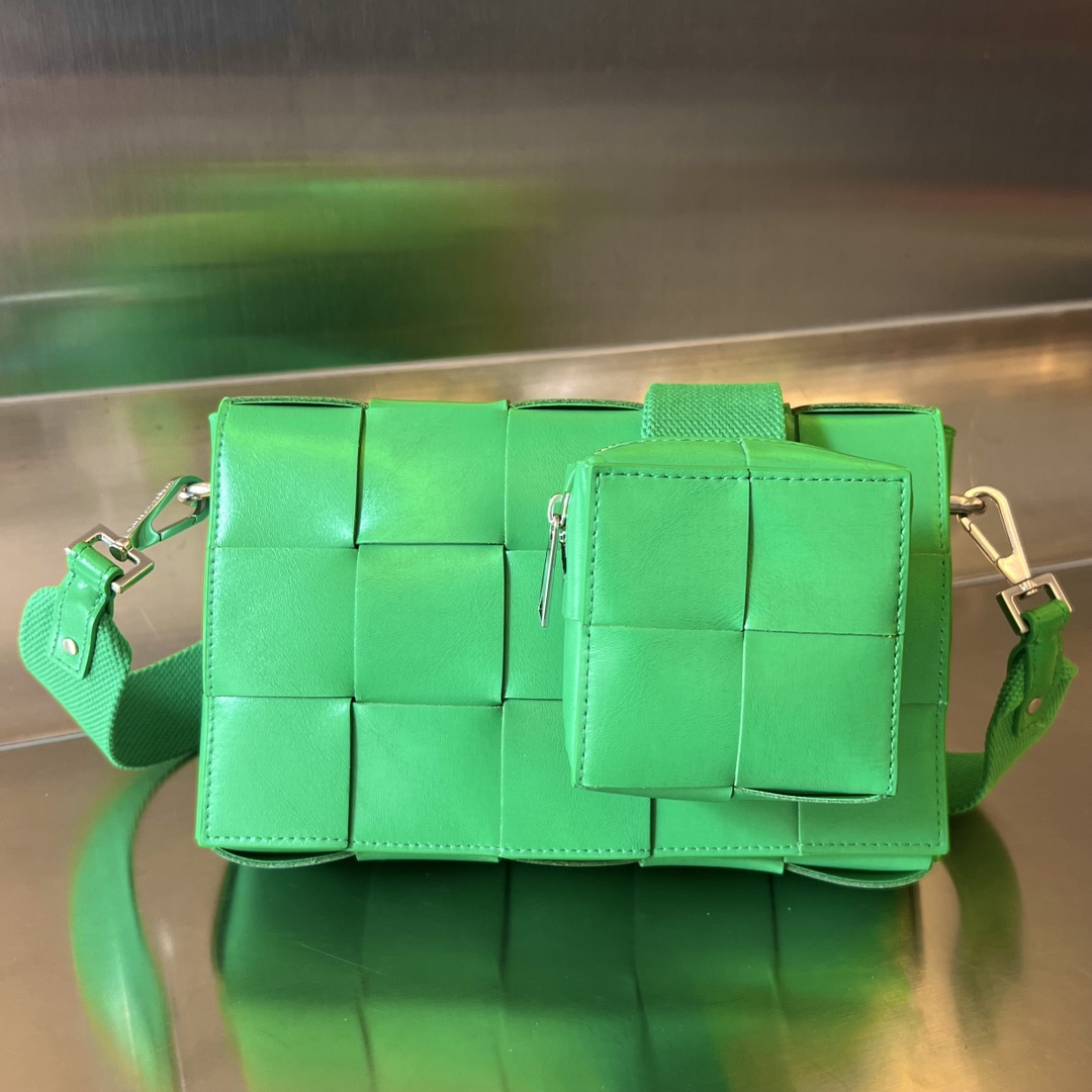 b0tte*a Ven*ta crossbody bag-23x15x5cm