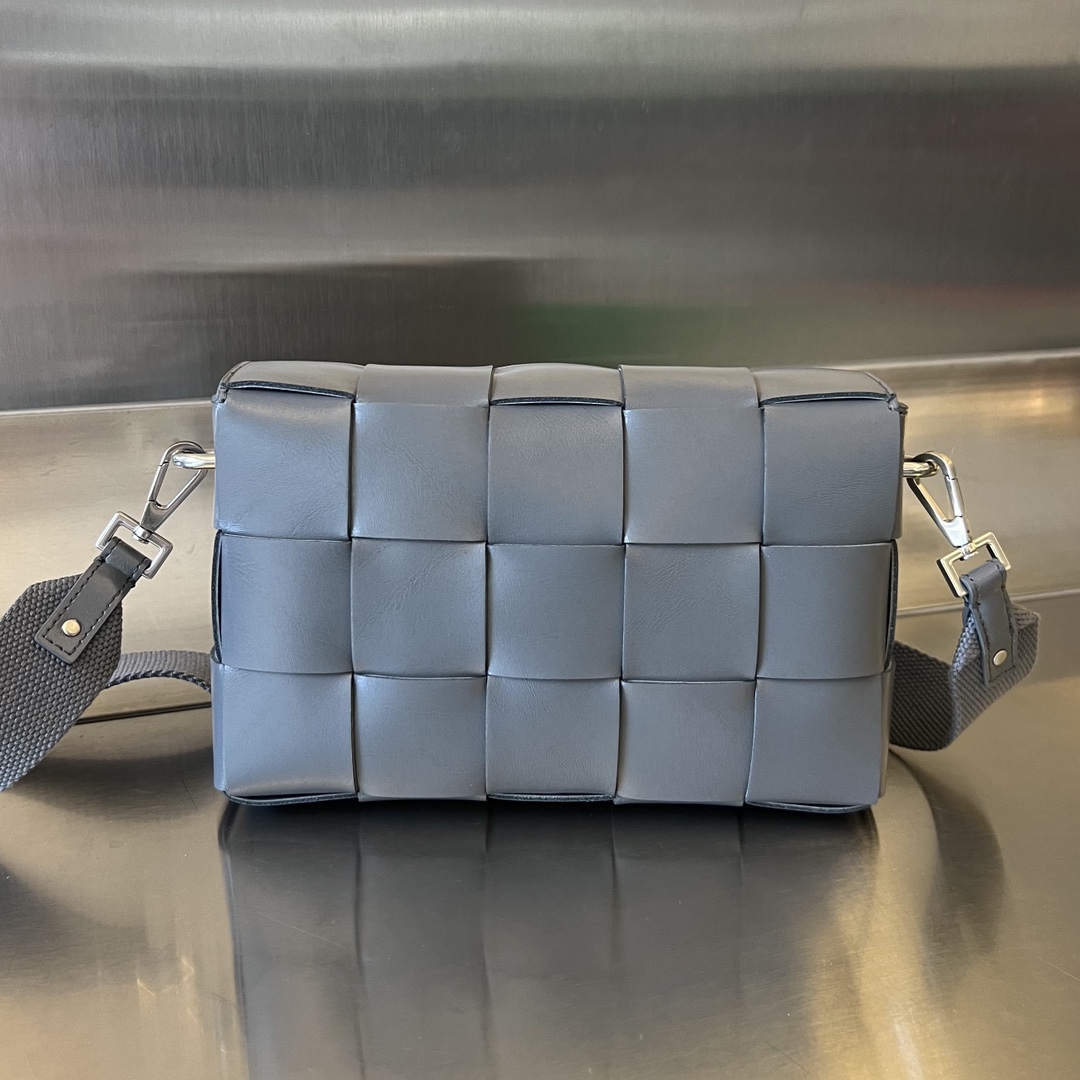 b0tte*a Ven*ta crossbody bag-23x15x5cm