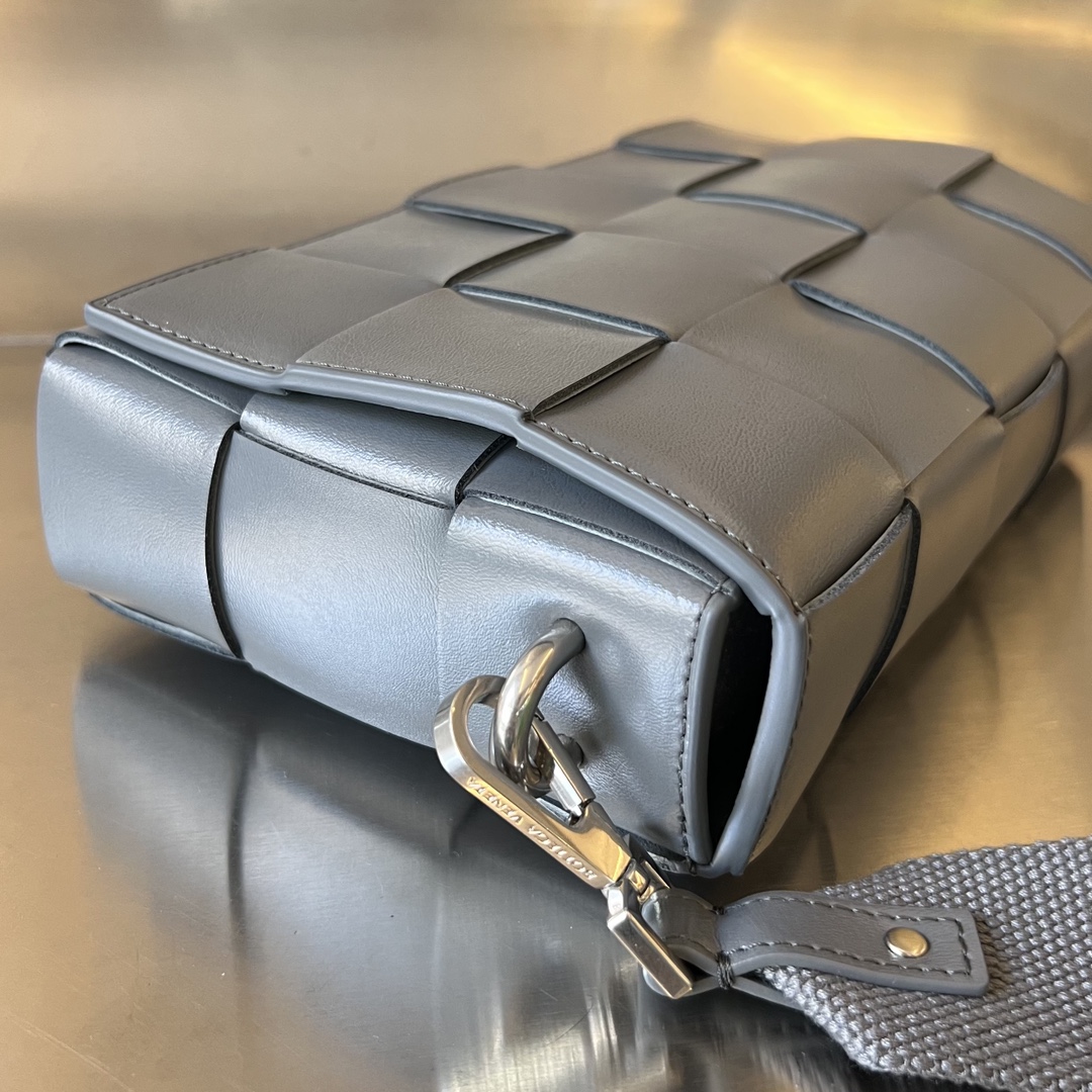b0tte*a Ven*ta crossbody bag-23x15x5cm