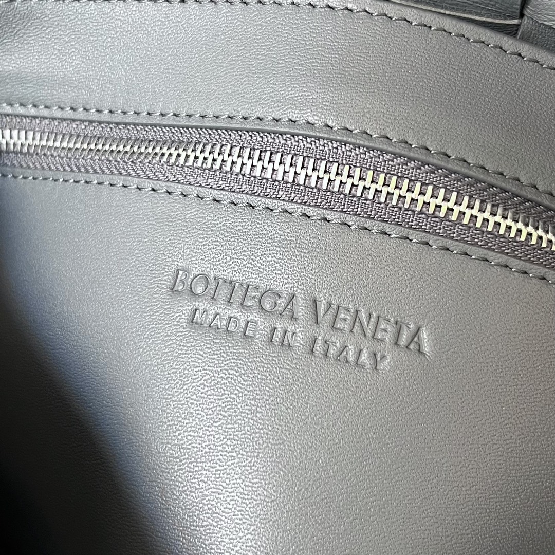 b0tte*a Ven*ta crossbody bag-23x15x5cm