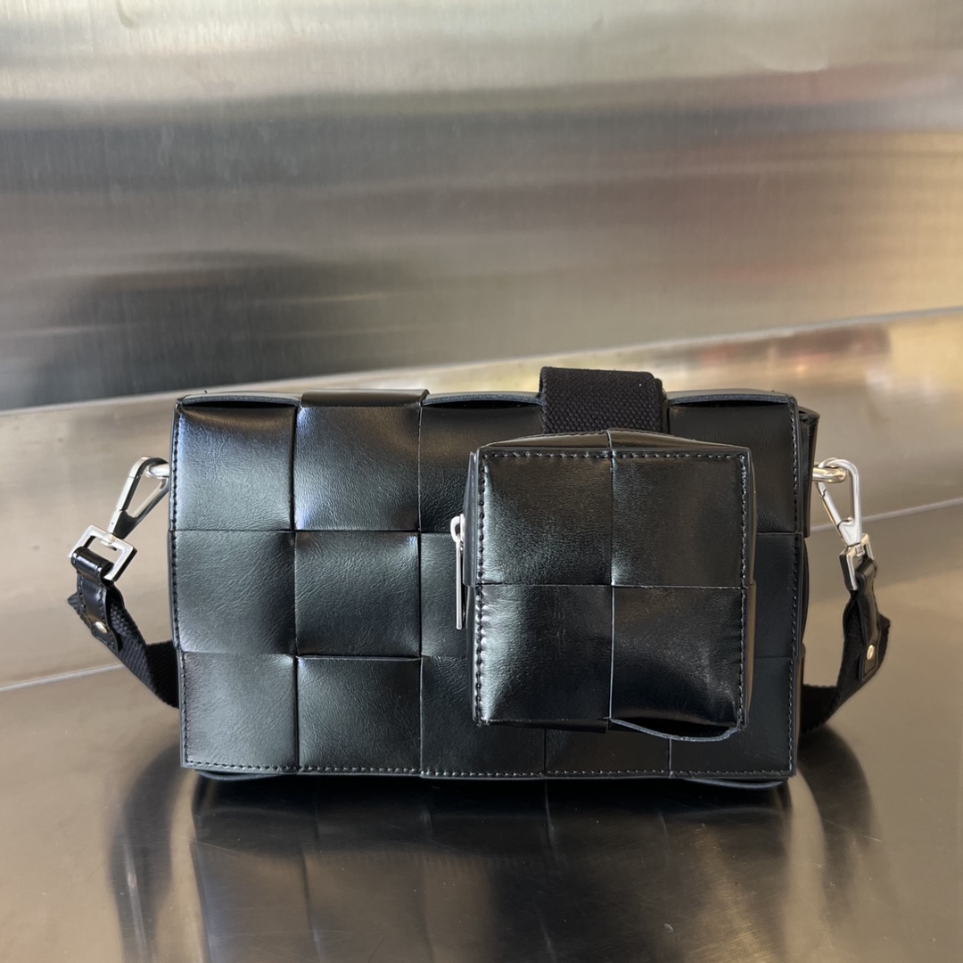 b0tte*a Ven*ta crossbody bag-23x15x5cm