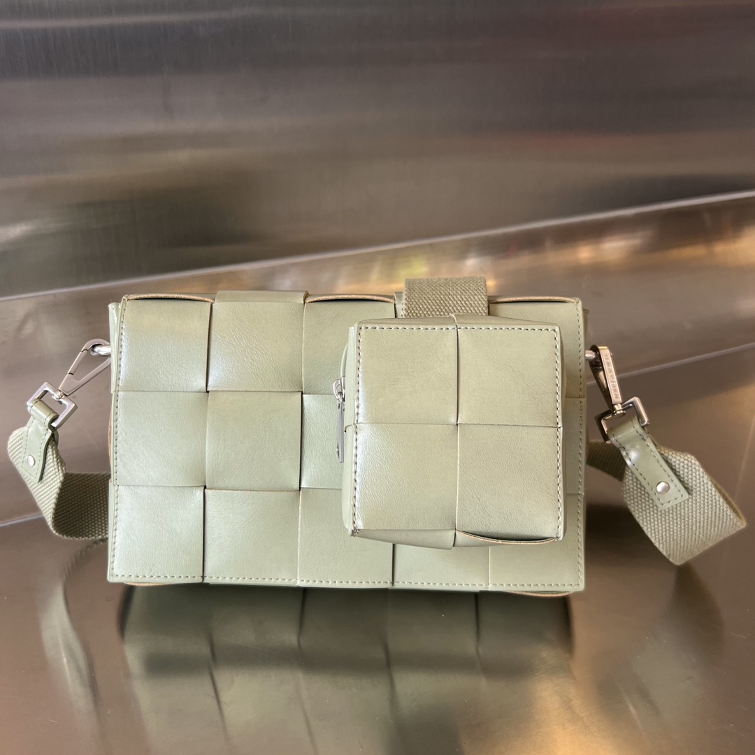 b0tte*a Ven*ta crossbody bag-23x15x5cm