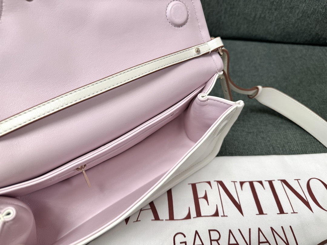 Va1e*ntin0 vlogo signature bag-26*1399cm