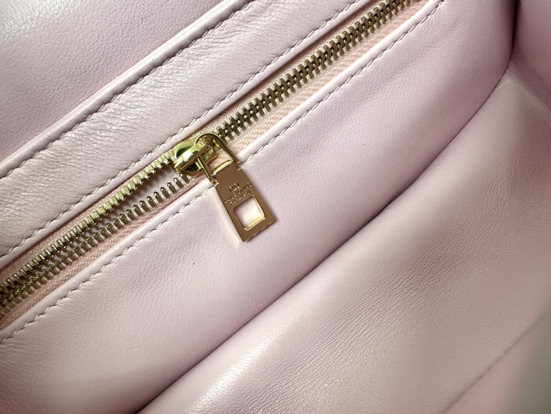Va1e*ntin0 vlogo signature bag-26*1399cm