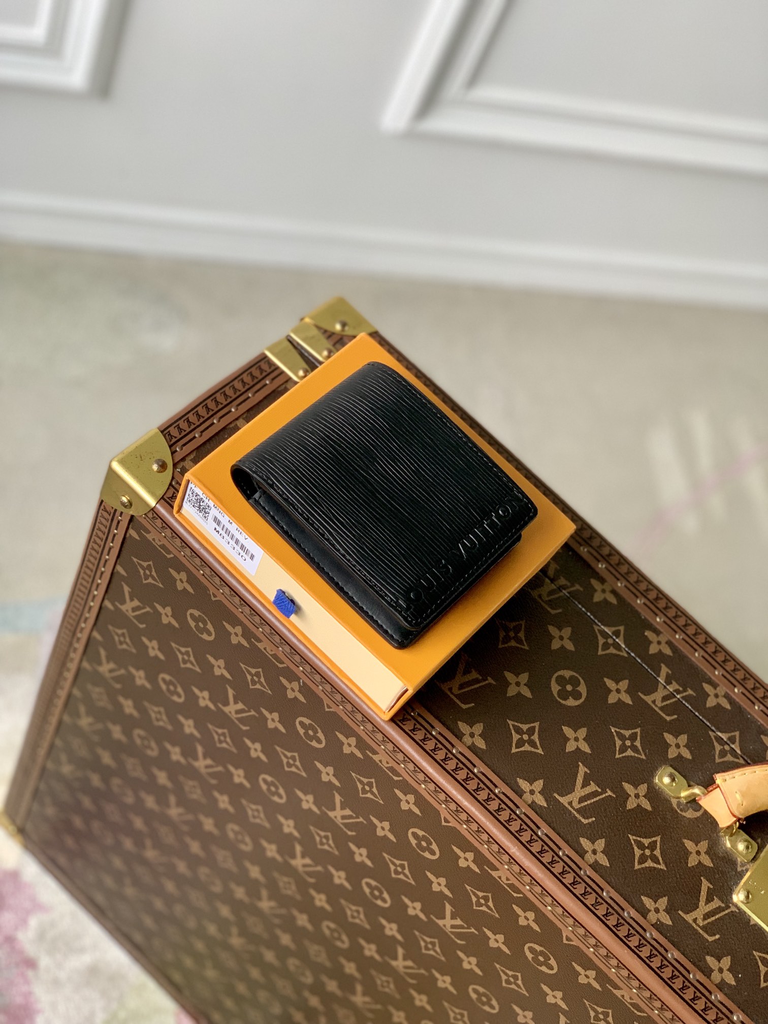 l0*is V*t0n wallet-m83333-11.5 x 9 x 1.5cm