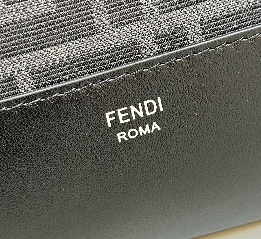F**di baguette bag-33.5x23cm