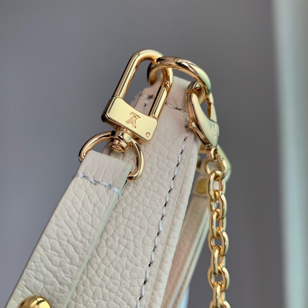 l0*is V*t0n easy pouch on strap-19x11.5x3cm