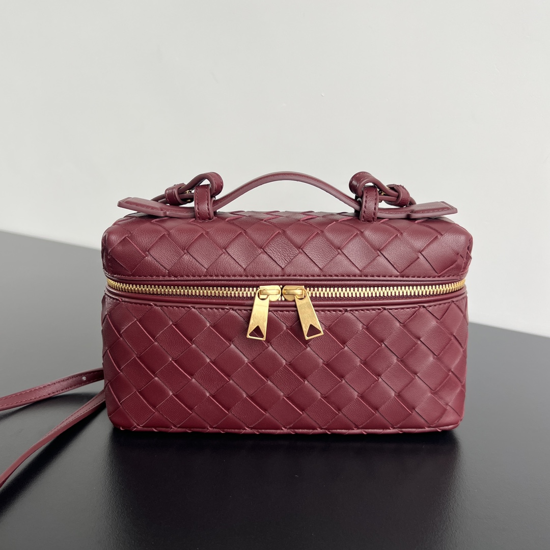 b0tte*a Ven*ta vanity case bag-22x12.5x5cm