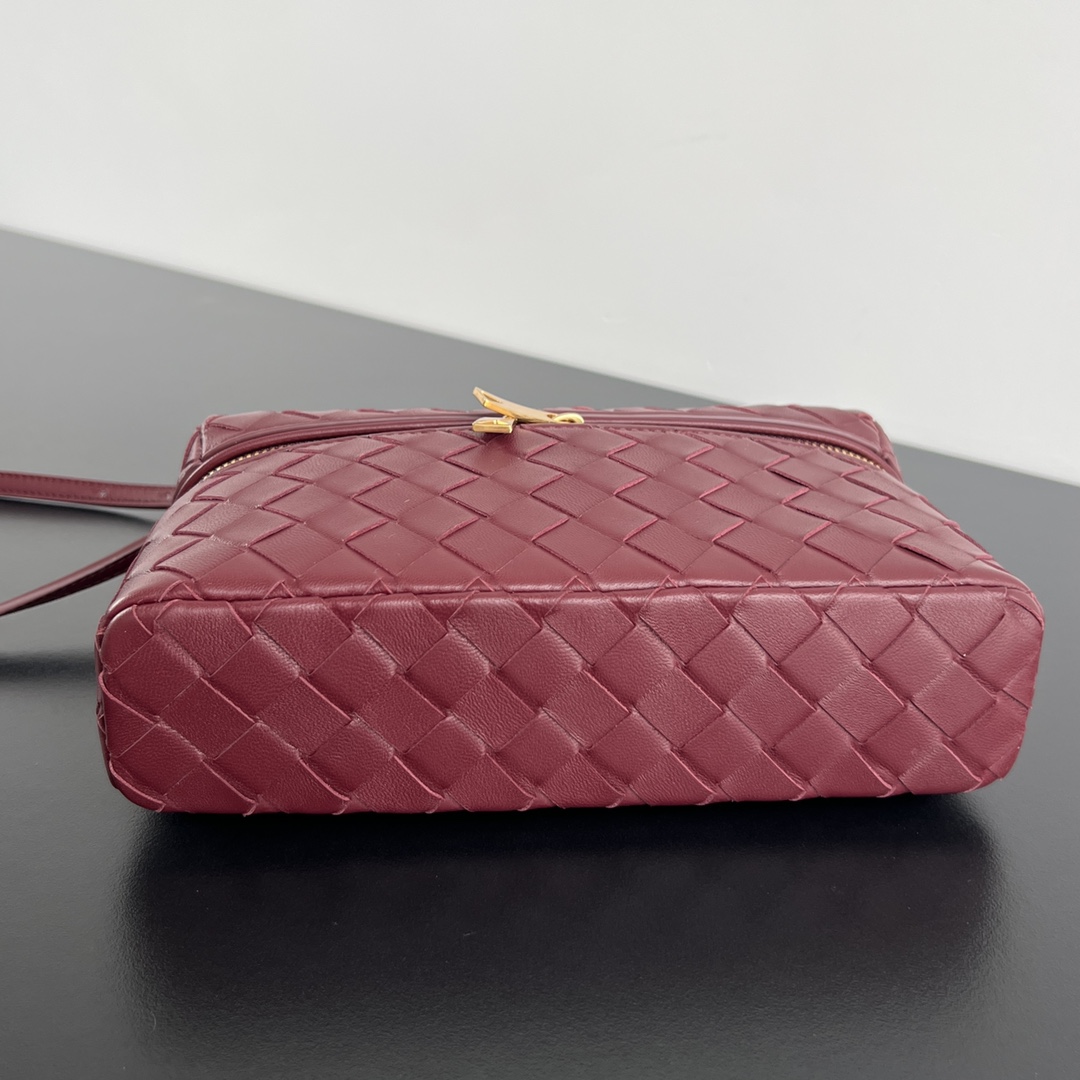b0tte*a Ven*ta vanity case bag-22x12.5x5cm