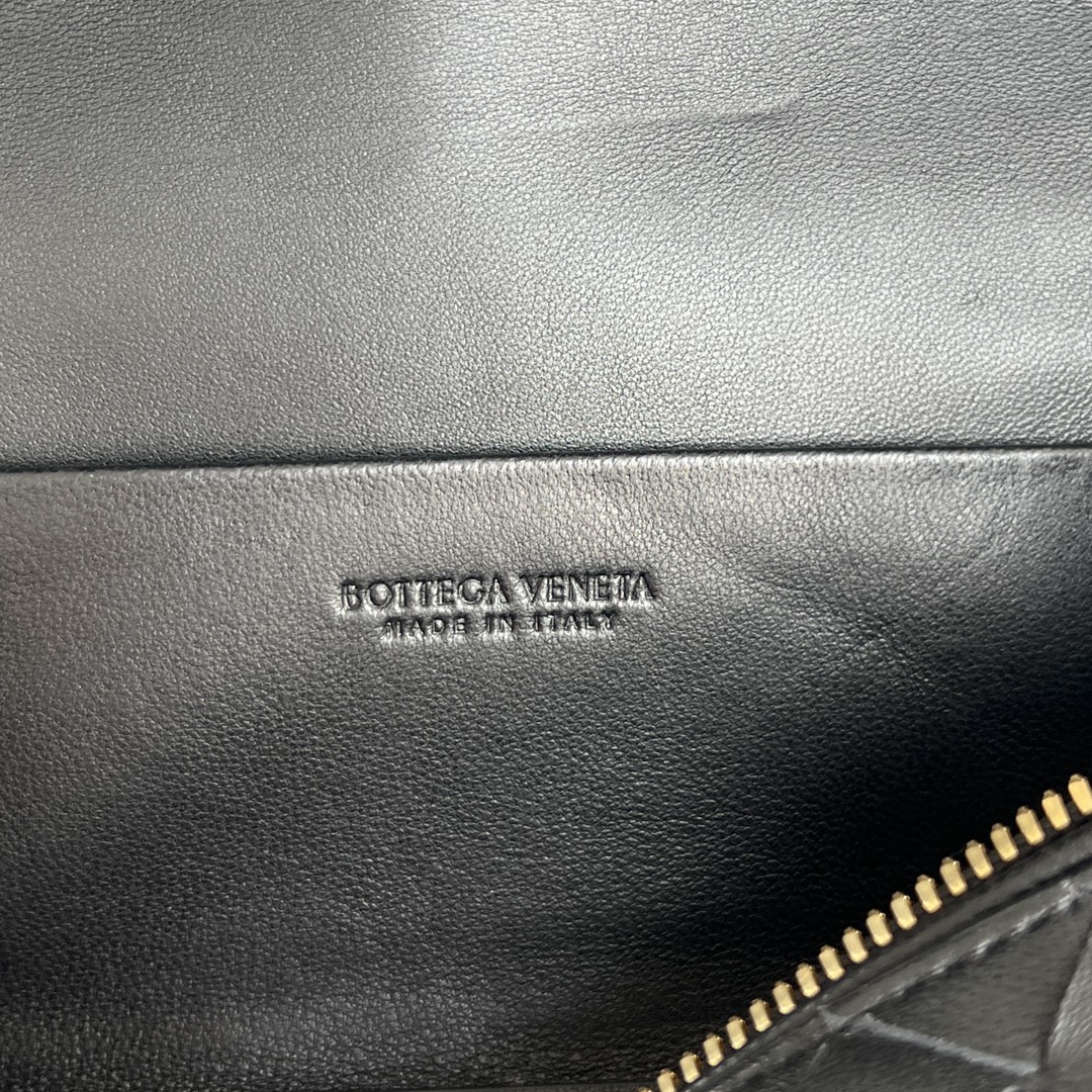 b0tte*a Ven*ta vanity case bag-22x12.5x5cm