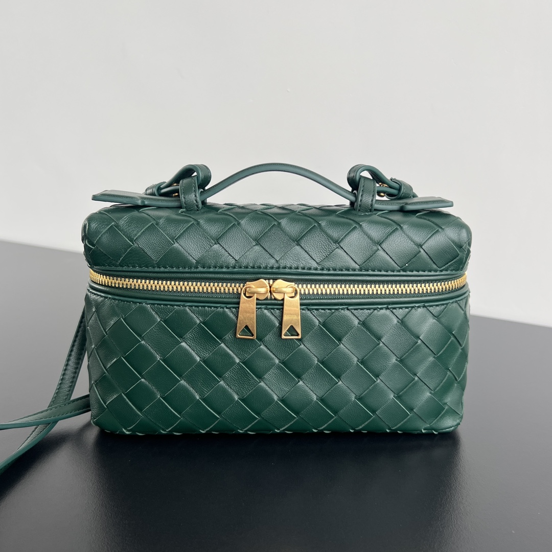 b0tte*a Ven*ta vanity case bag-22x12.5x5cm