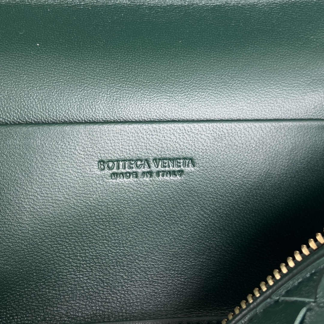 b0tte*a Ven*ta vanity case bag-22x12.5x5cm
