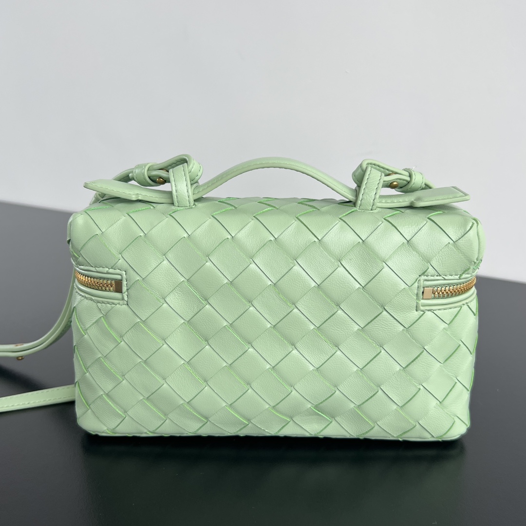 b0tte*a Ven*ta vanity case bag-22x12.5x5cm