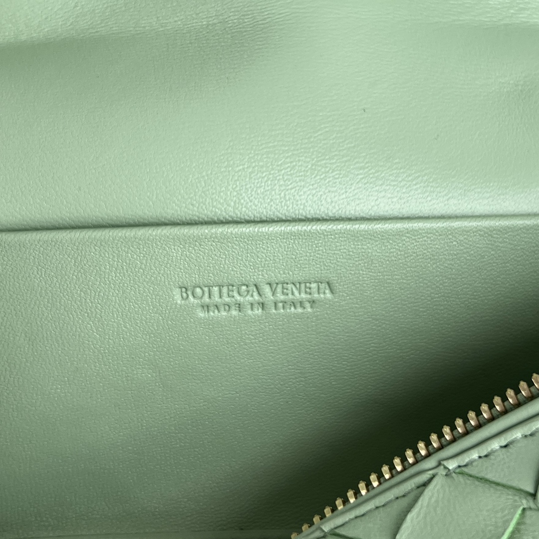 b0tte*a Ven*ta vanity case bag-22x12.5x5cm