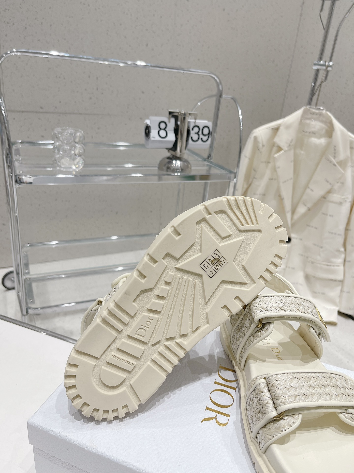 D*or sandals