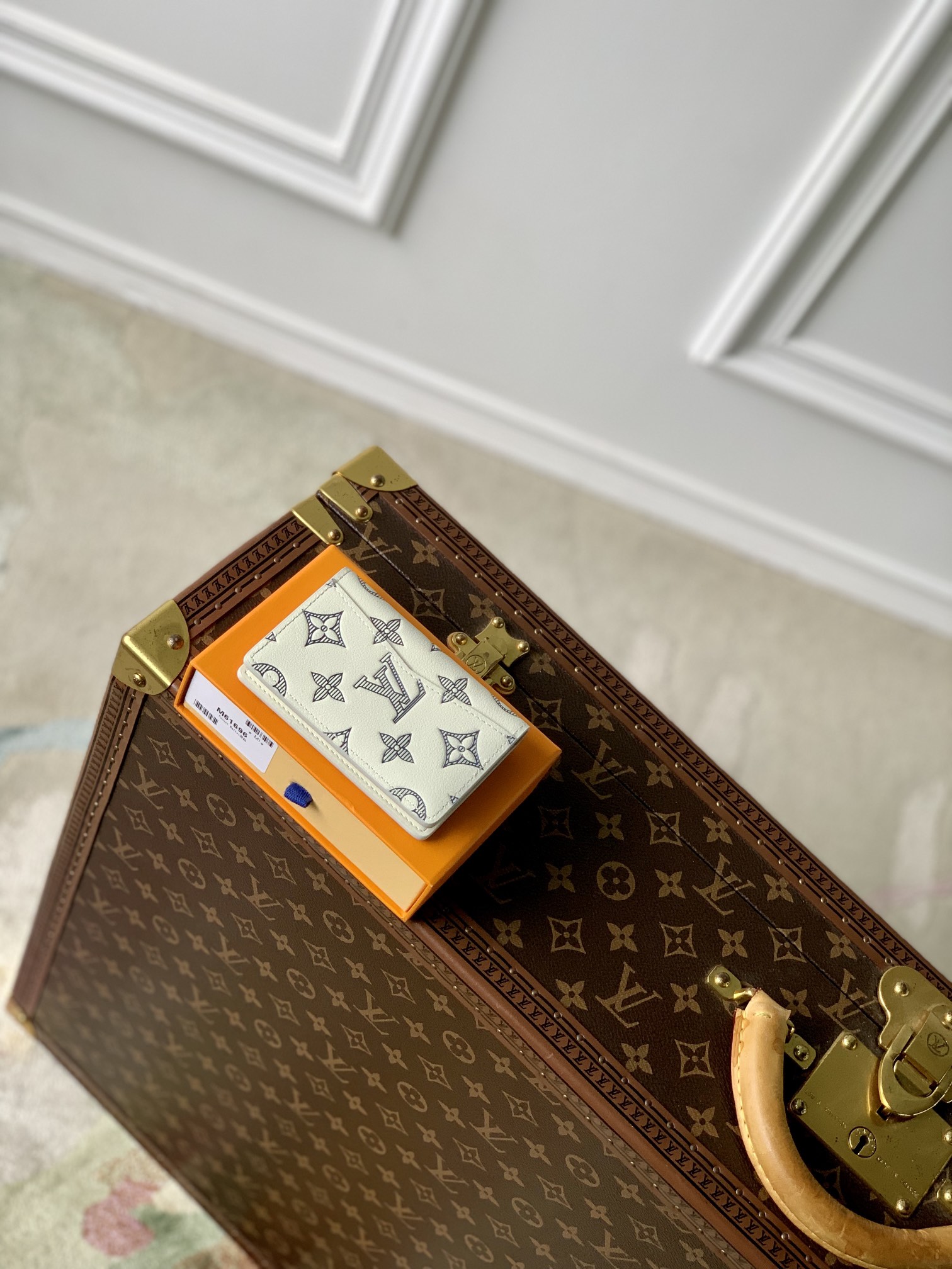 l0*is V*t0n wallet m61696