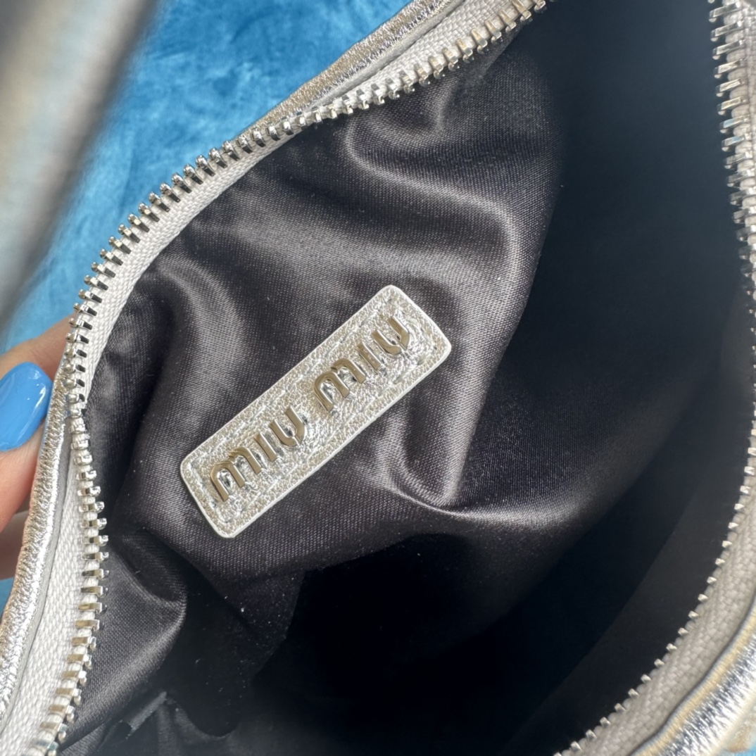 M*um*u wander hobo bag-23x13x7cm