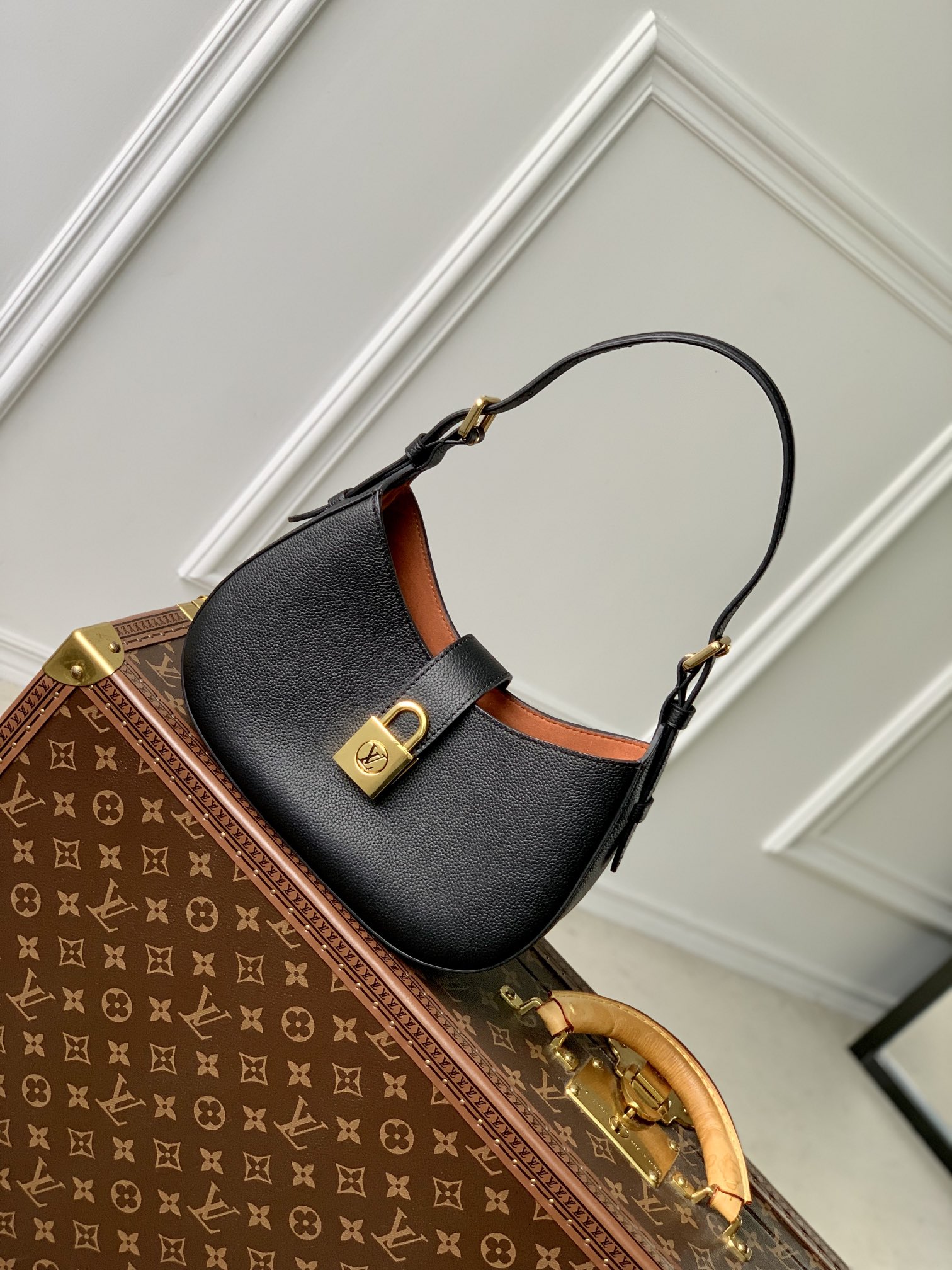 l0*is V*t0n low key shoulder bag-m24885-26 x 18 x 7cm
