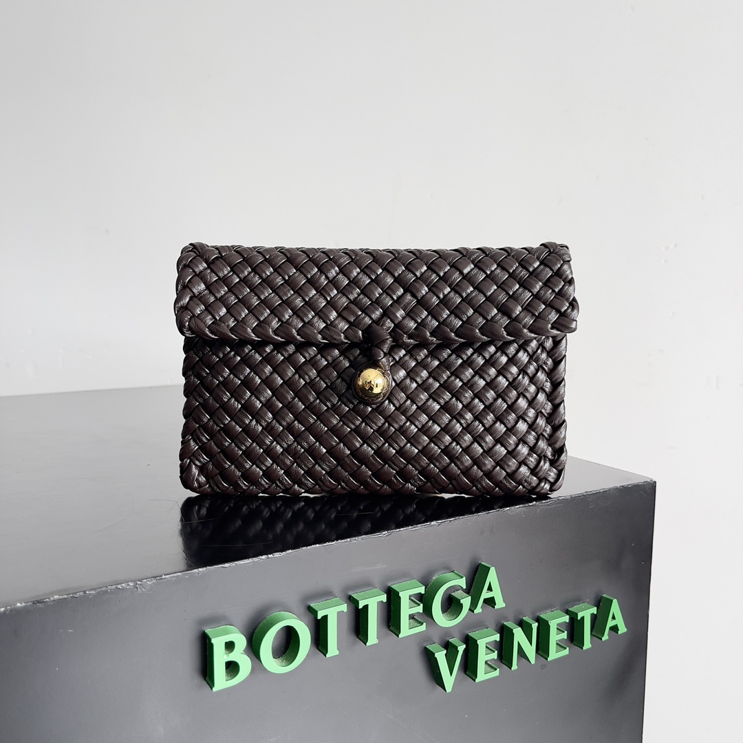 b0tte*a Ven*ta pouch bag-19*12.5*1cm