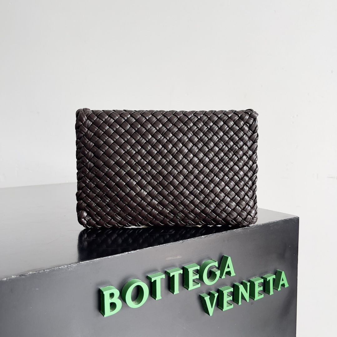 b0tte*a Ven*ta pouch bag-19*12.5*1cm