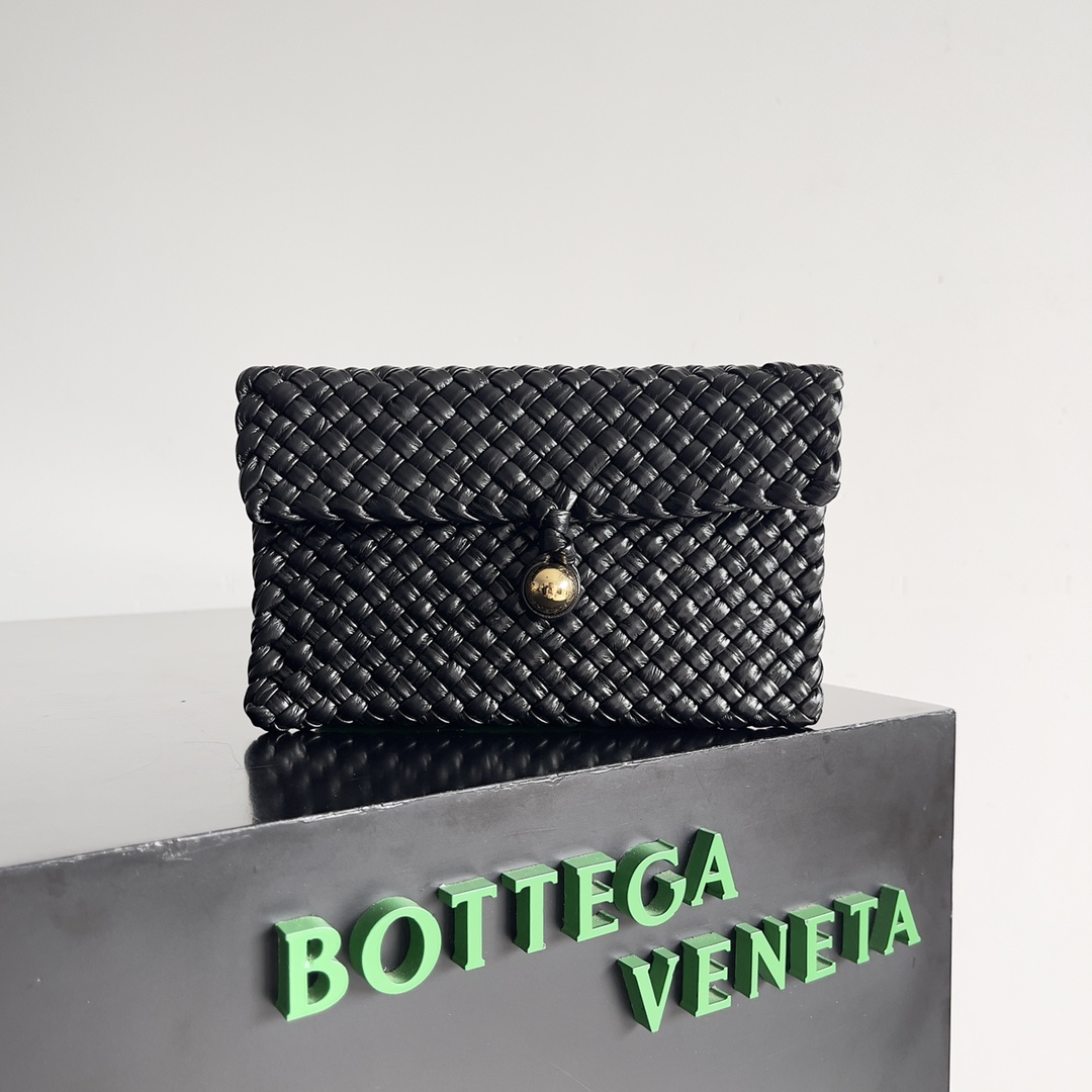 b0tte*a Ven*ta pouch bag-19*12.5*1cm