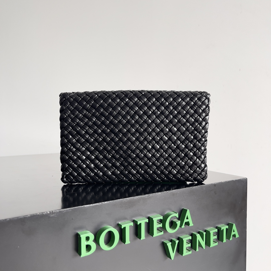 b0tte*a Ven*ta pouch bag-19*12.5*1cm