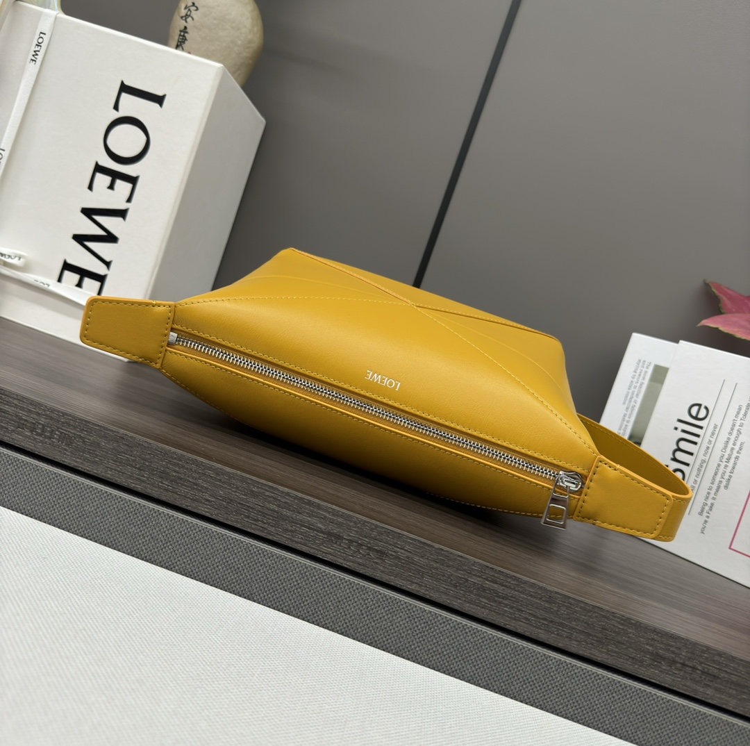 L0ew* pouch-22.7*12*15.5cm