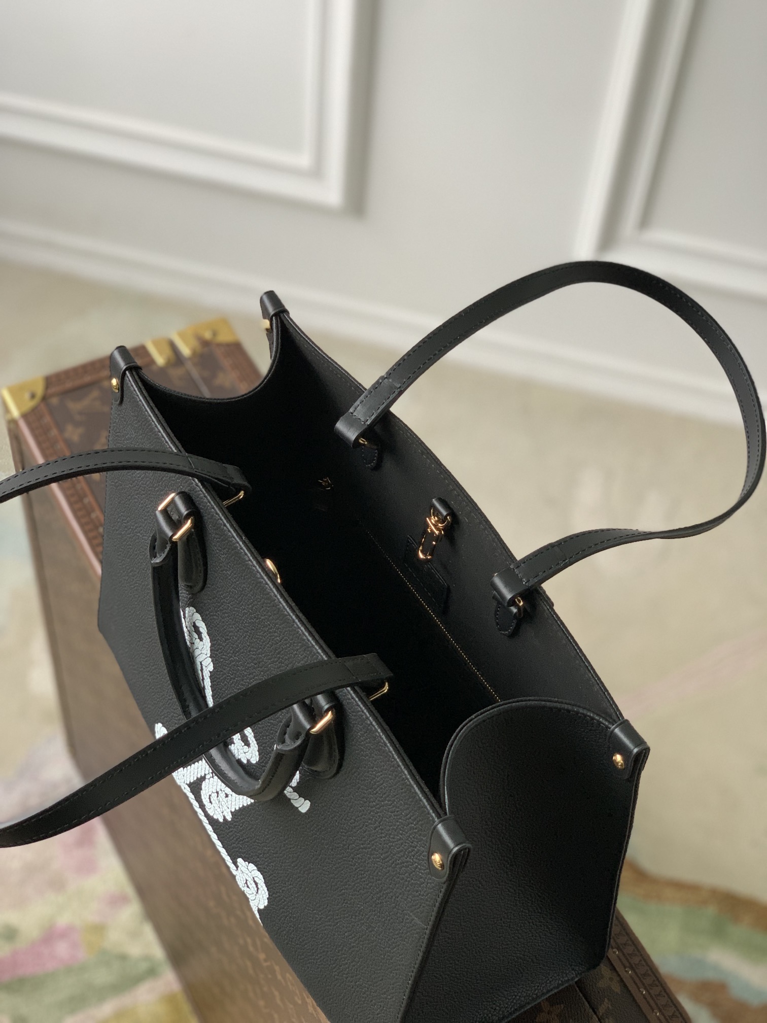 l0*is V*t0n small onthego handbag-35*28*15cm