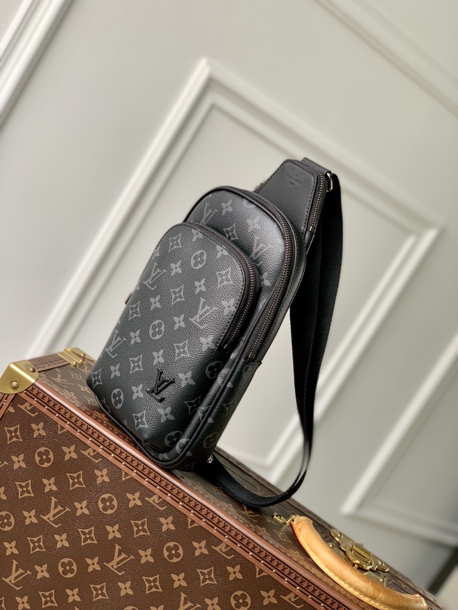 l0*is V*t0n avenue bag-16 x 33 x 5.7cm