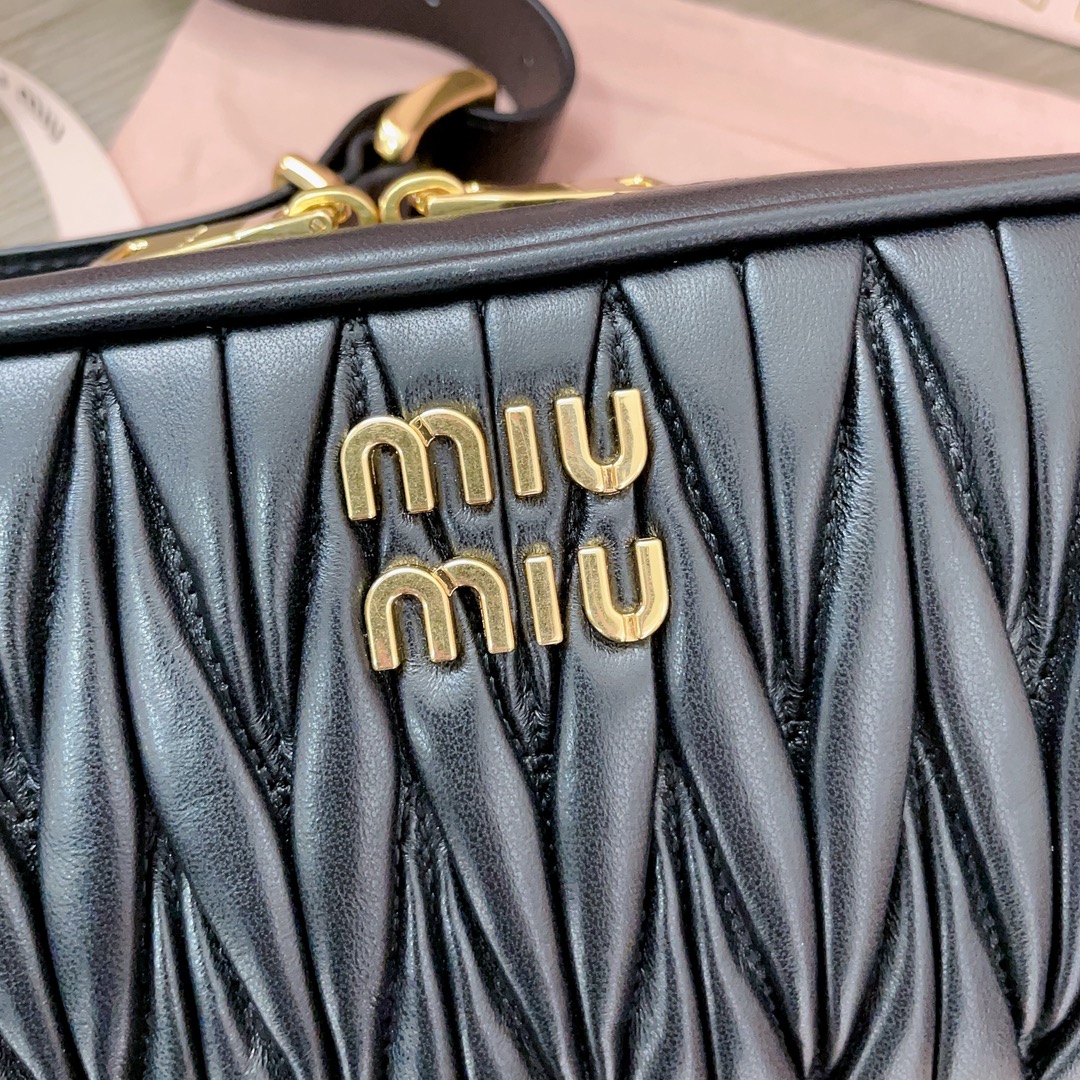 M*um*u matelassé leather shoulder 5bc158 bag-24*11.5*7cm