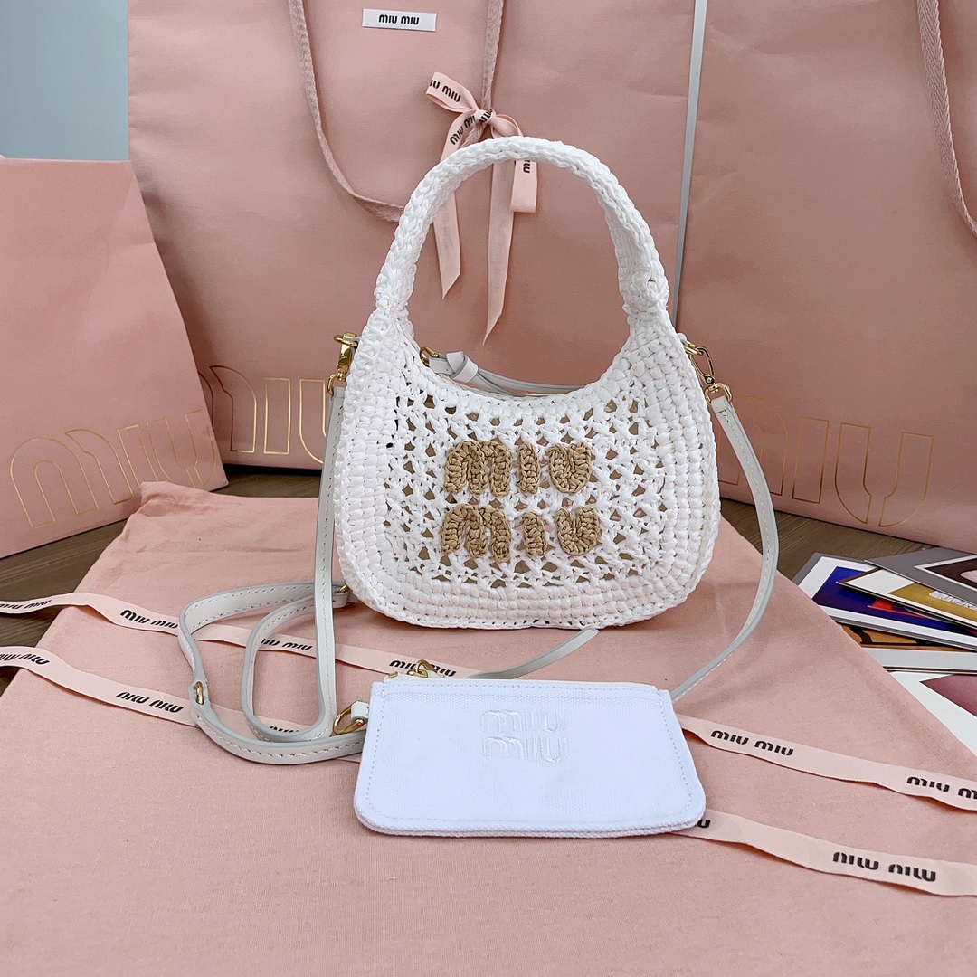 M*um*u wander crochet-knit shoulder bag-20x 17 x6cm