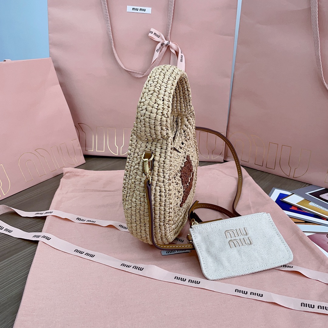 M*um*u wander crochet-knit shoulder bag-20x 17 x6cm