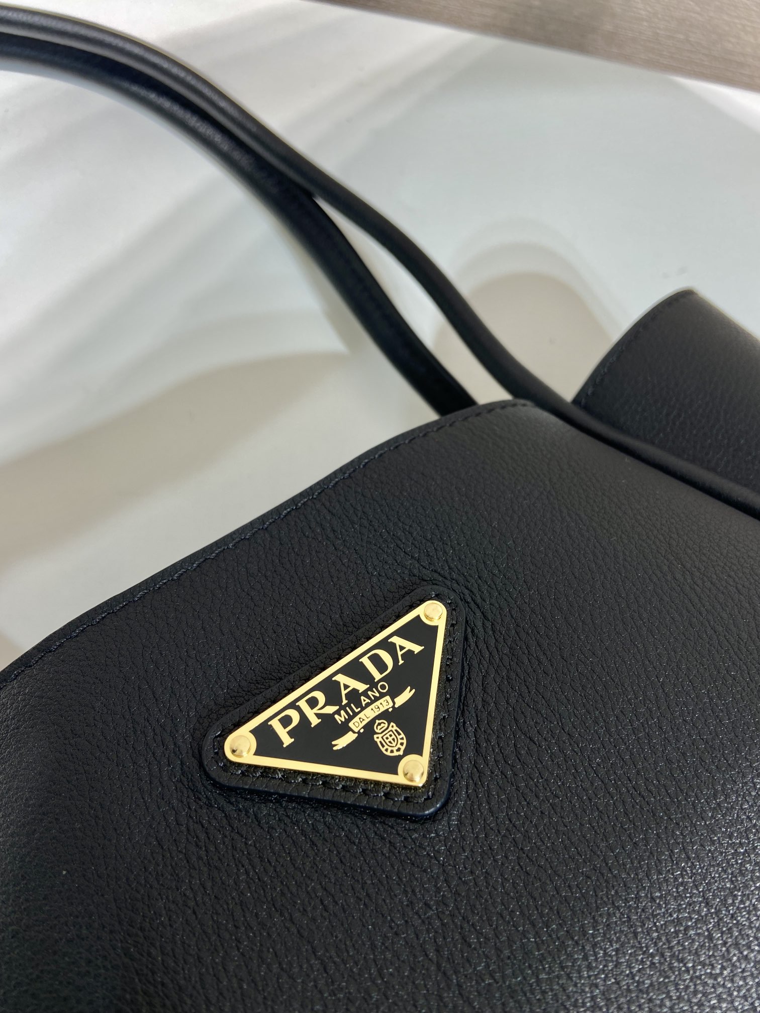Pra*a women medium leather handbag -1bg539-25*18.5*12.5cm
