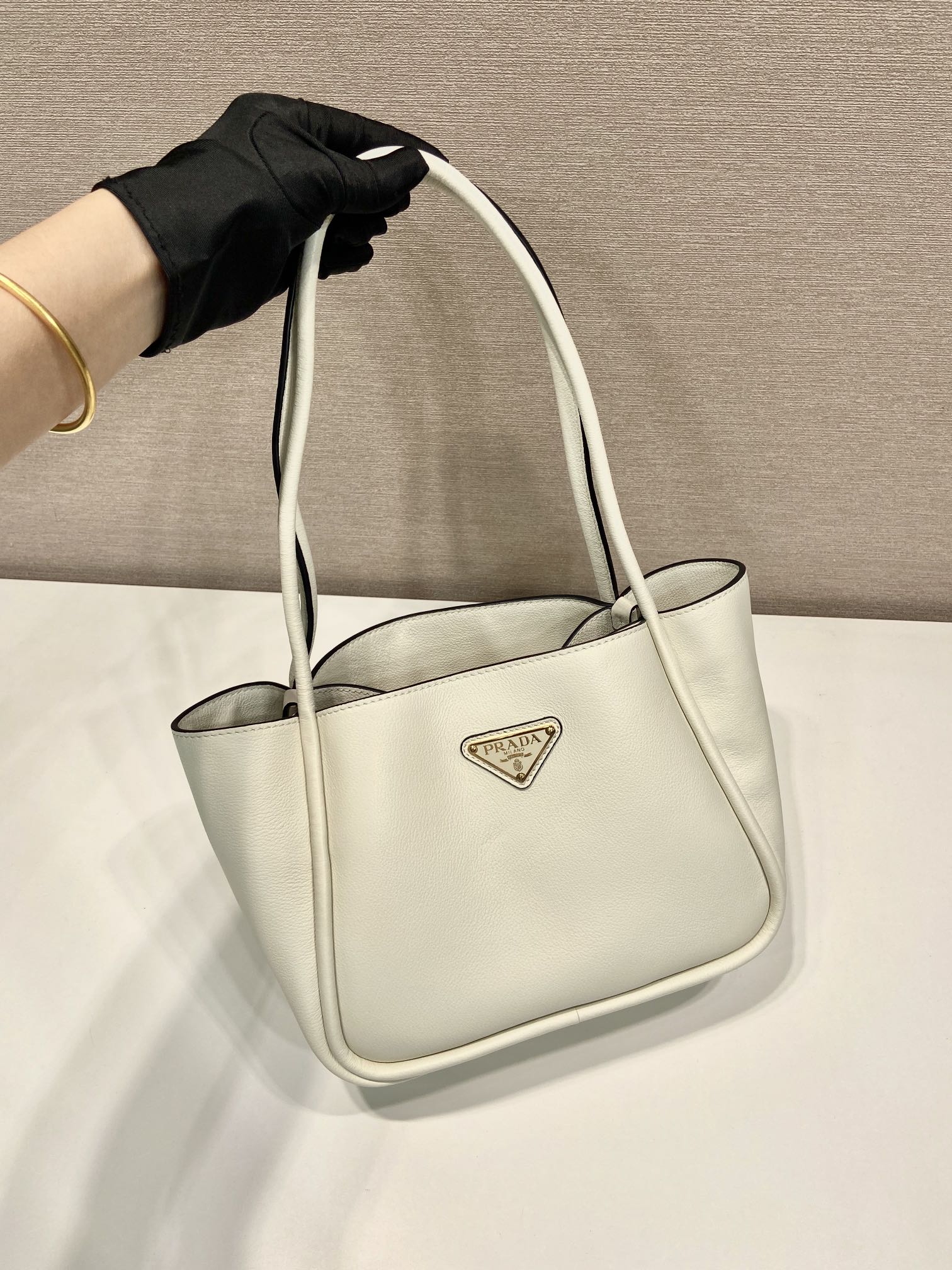 Pra*a women medium leather handbag -1bg539-25*18.5*12.5cm