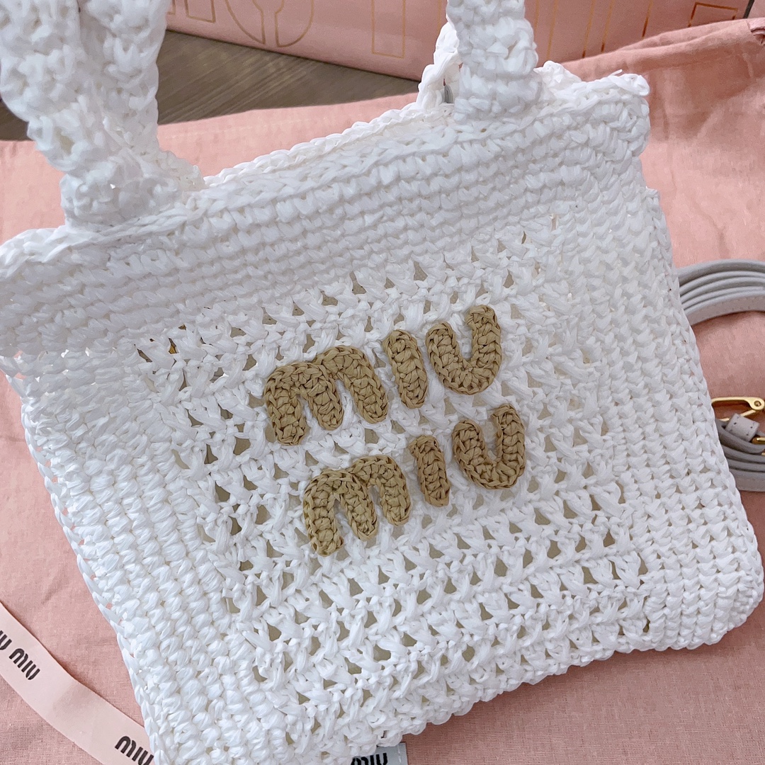 M*um*u raffia shoulder bag-22x 22.5x7.5cm